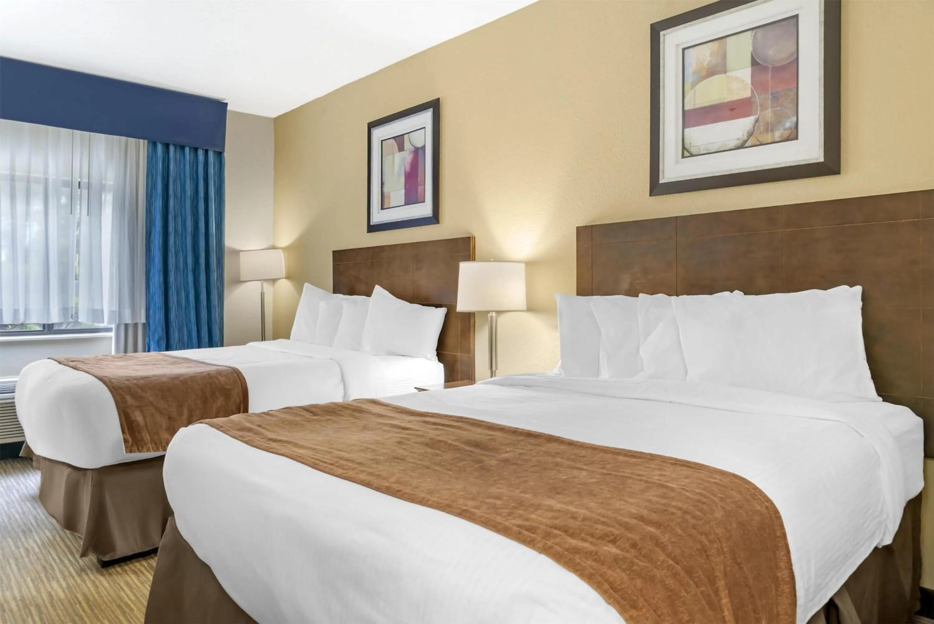 Bedroom, Bed in Best Western Port Huron Blue Water Bridge