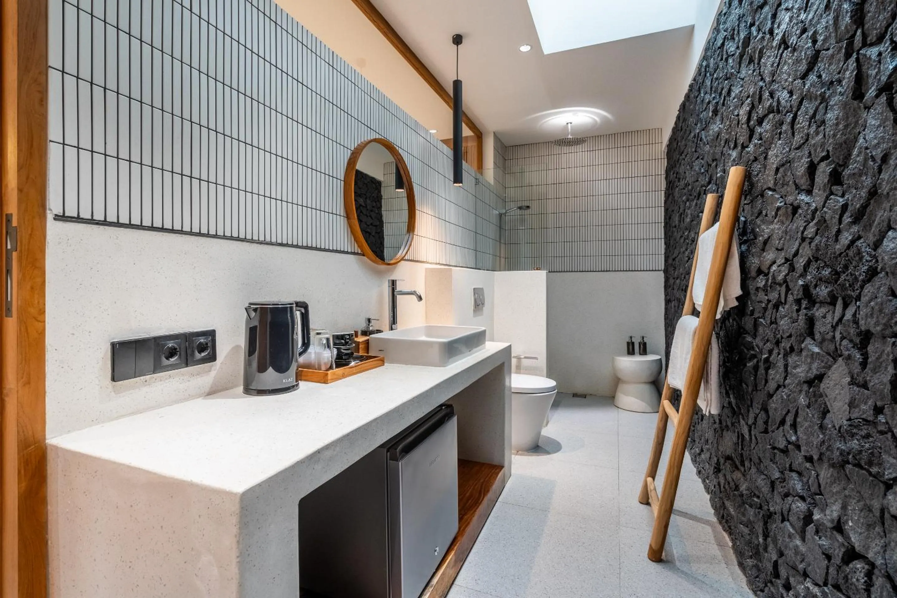 Shower in Happiness Apartments Bali Ubud