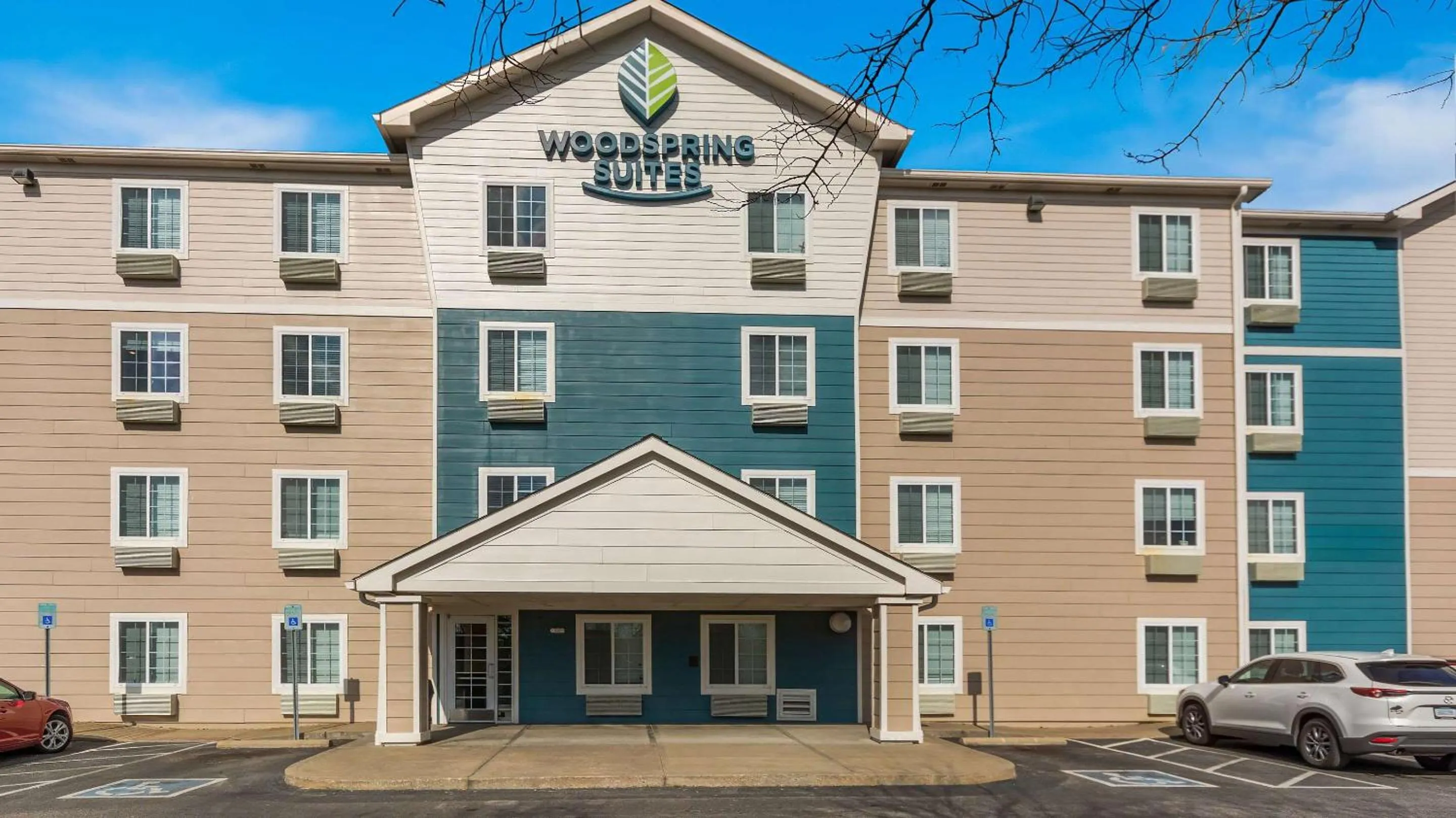 Property building in WoodSpring Suites Evansville
