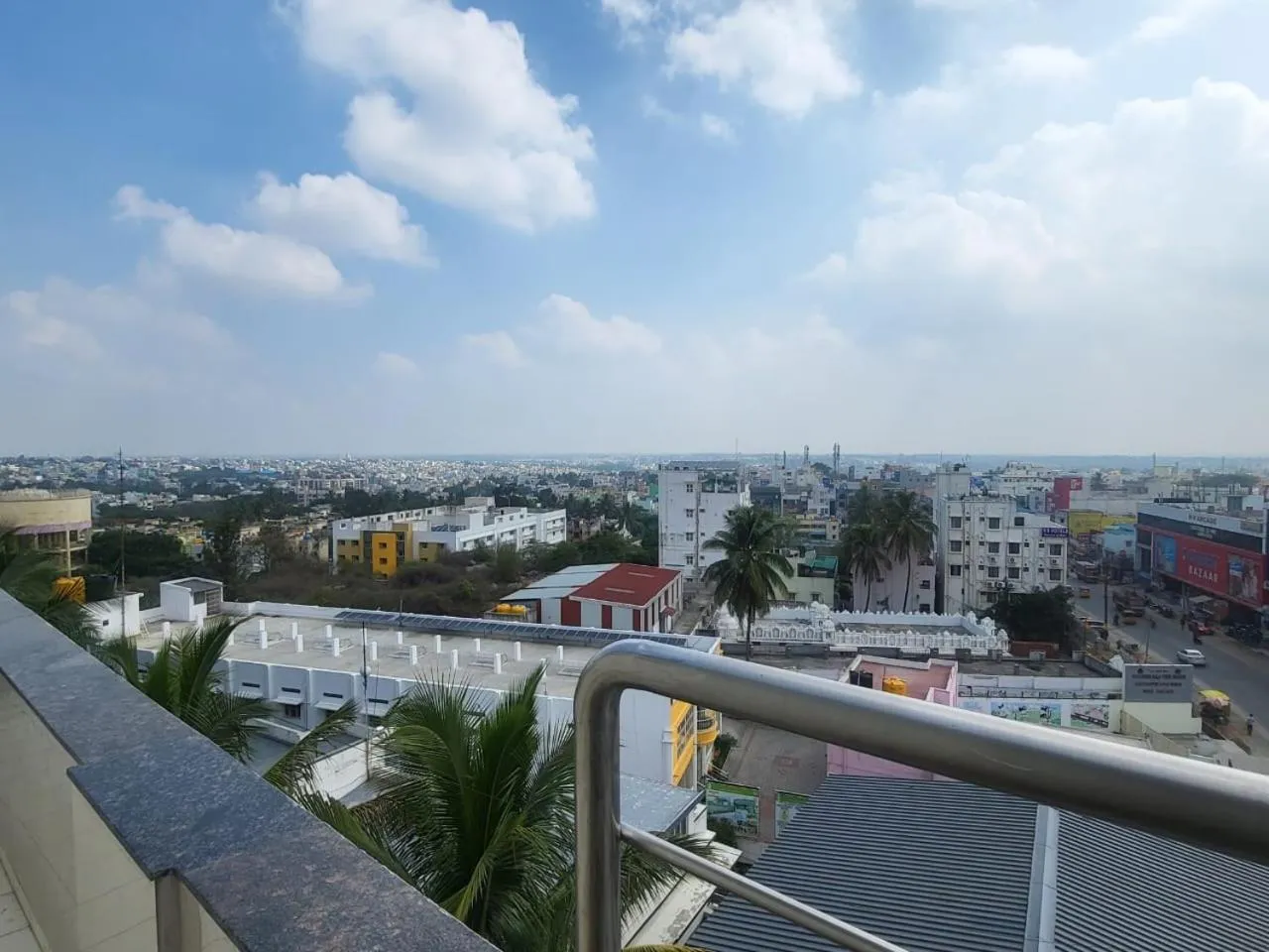 Restaurant/places to eat in Grand Continent Hosur A Sarovar Portico Affiliate Hotel