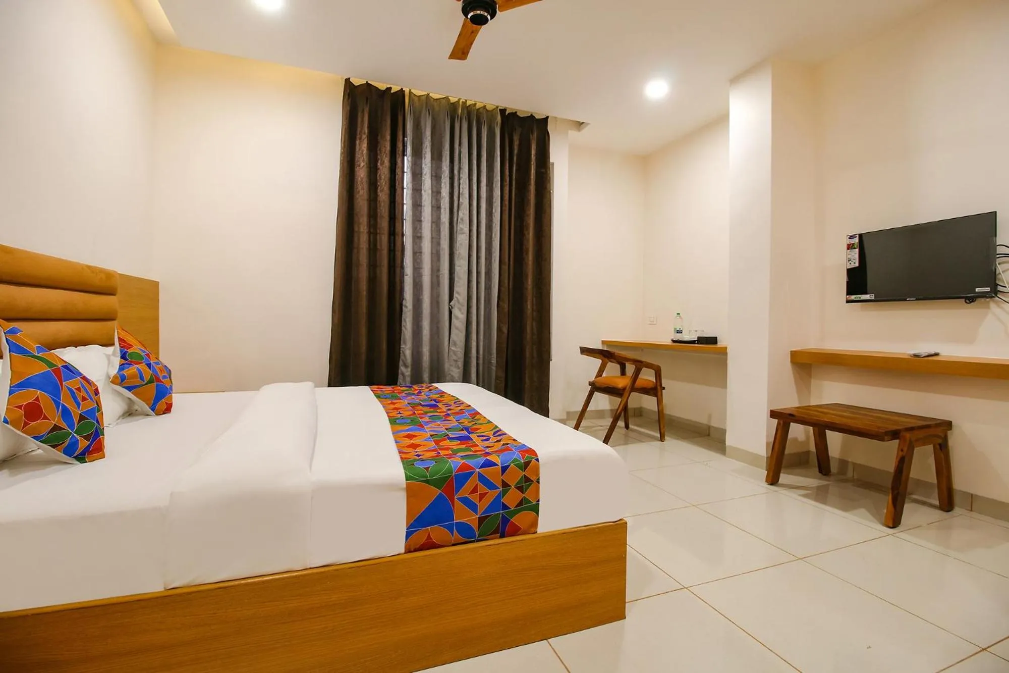 Bed in FabHotel The Gravity Inn