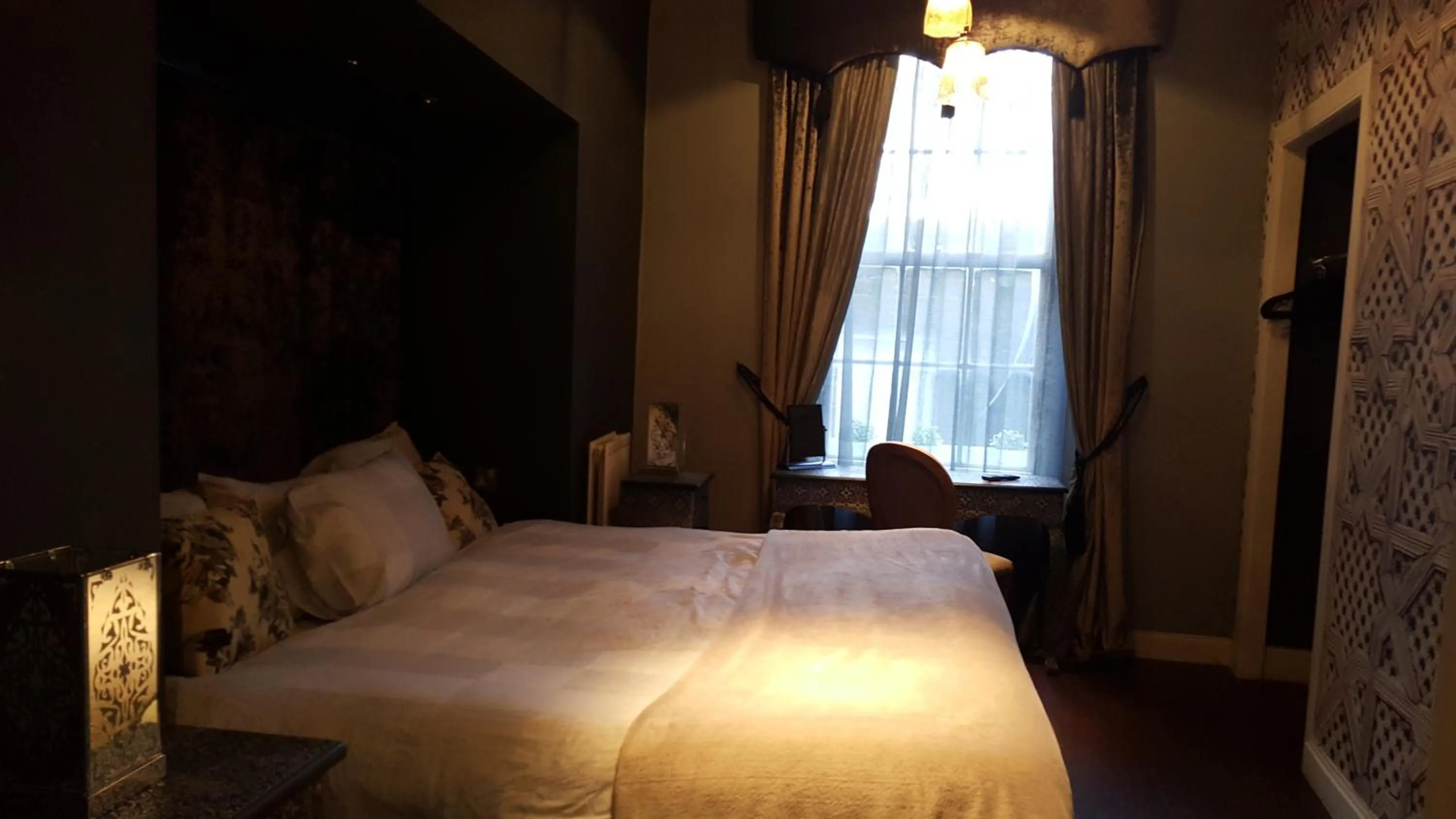 Bedroom, Bed in City Retreat Edinburgh ApartHotels