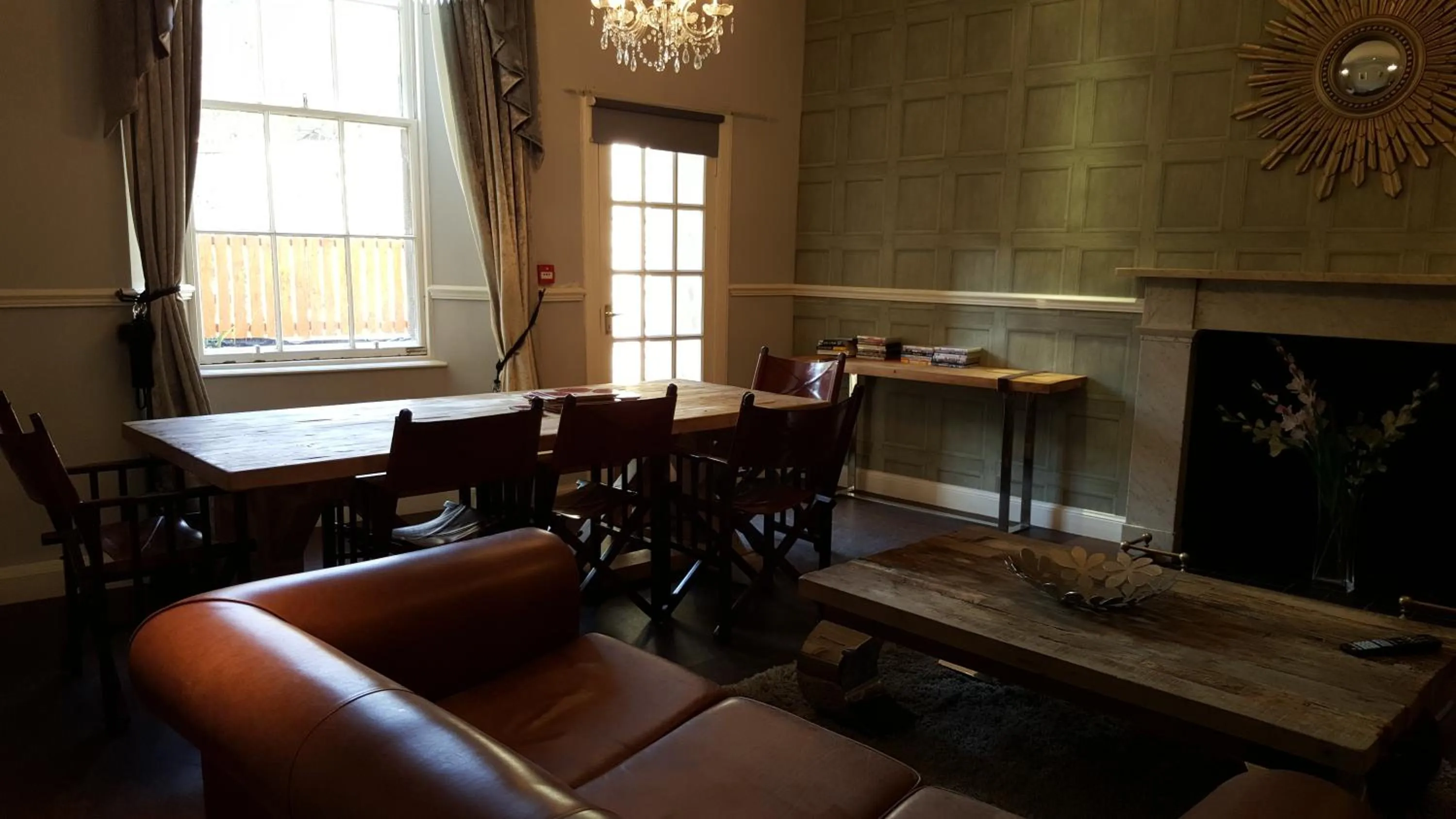 Living room in City Retreat Edinburgh ApartHotels