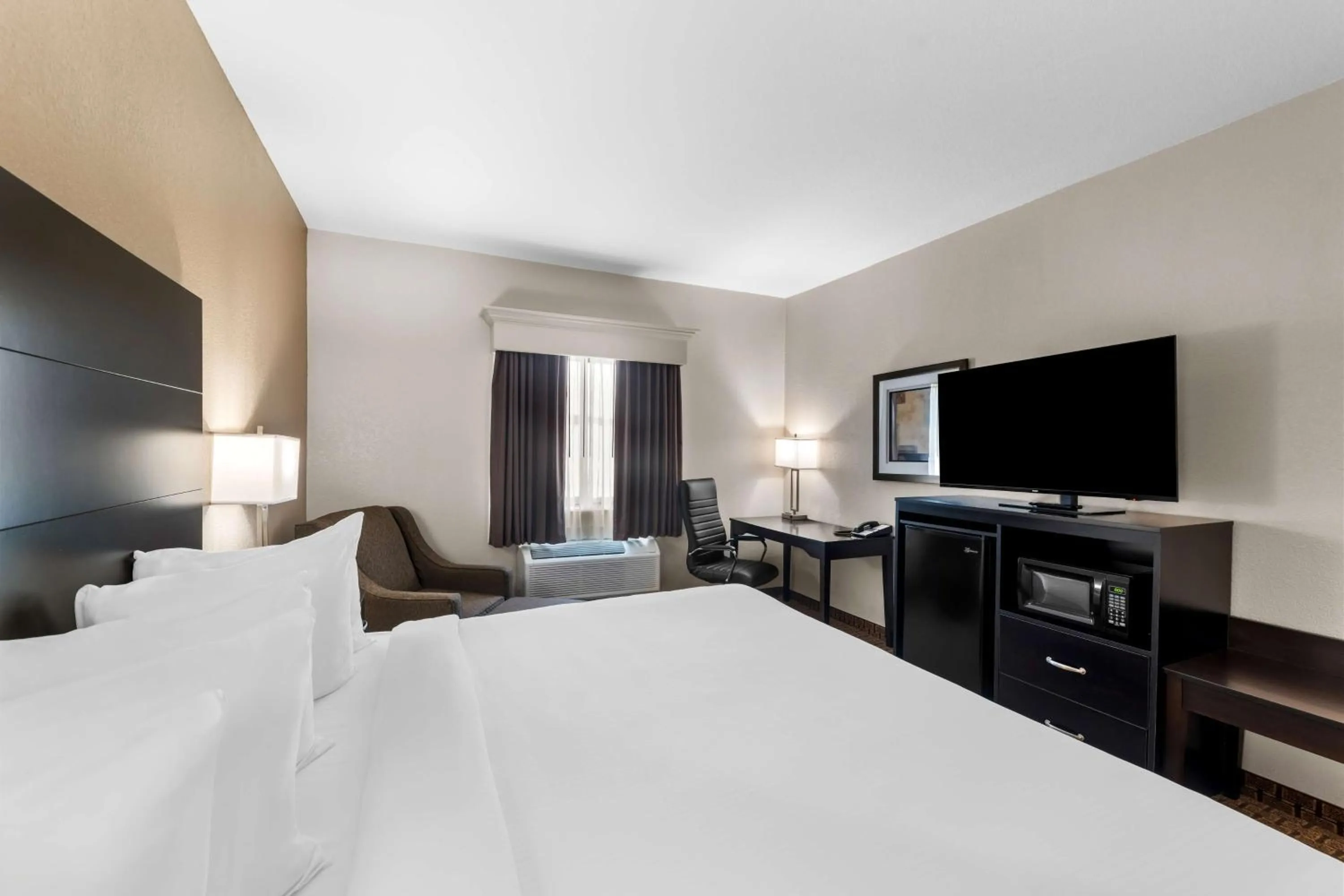 Bedroom, Bed in Best Western Halito Inn