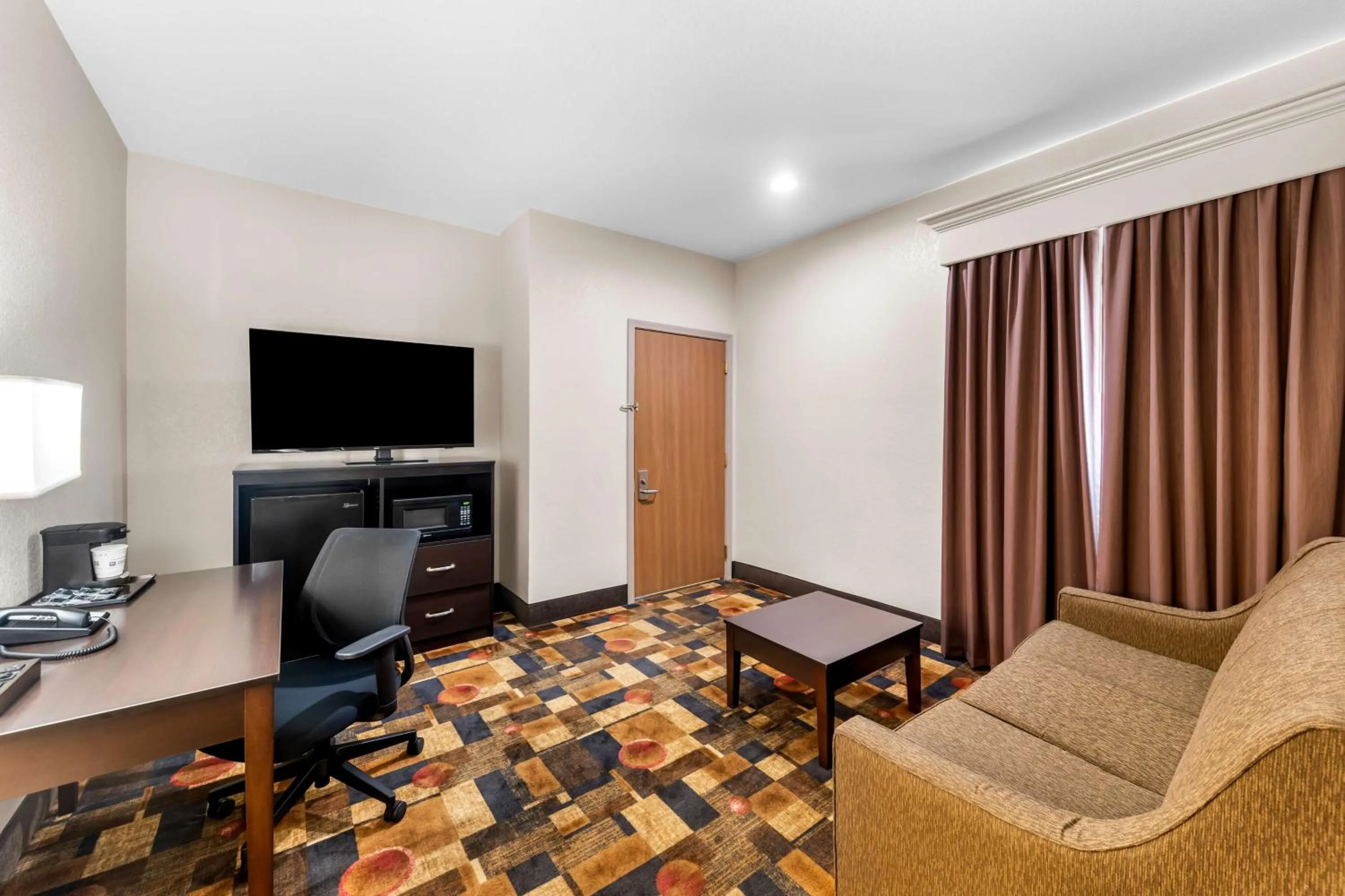 Photo of the whole room in Best Western Halito Inn