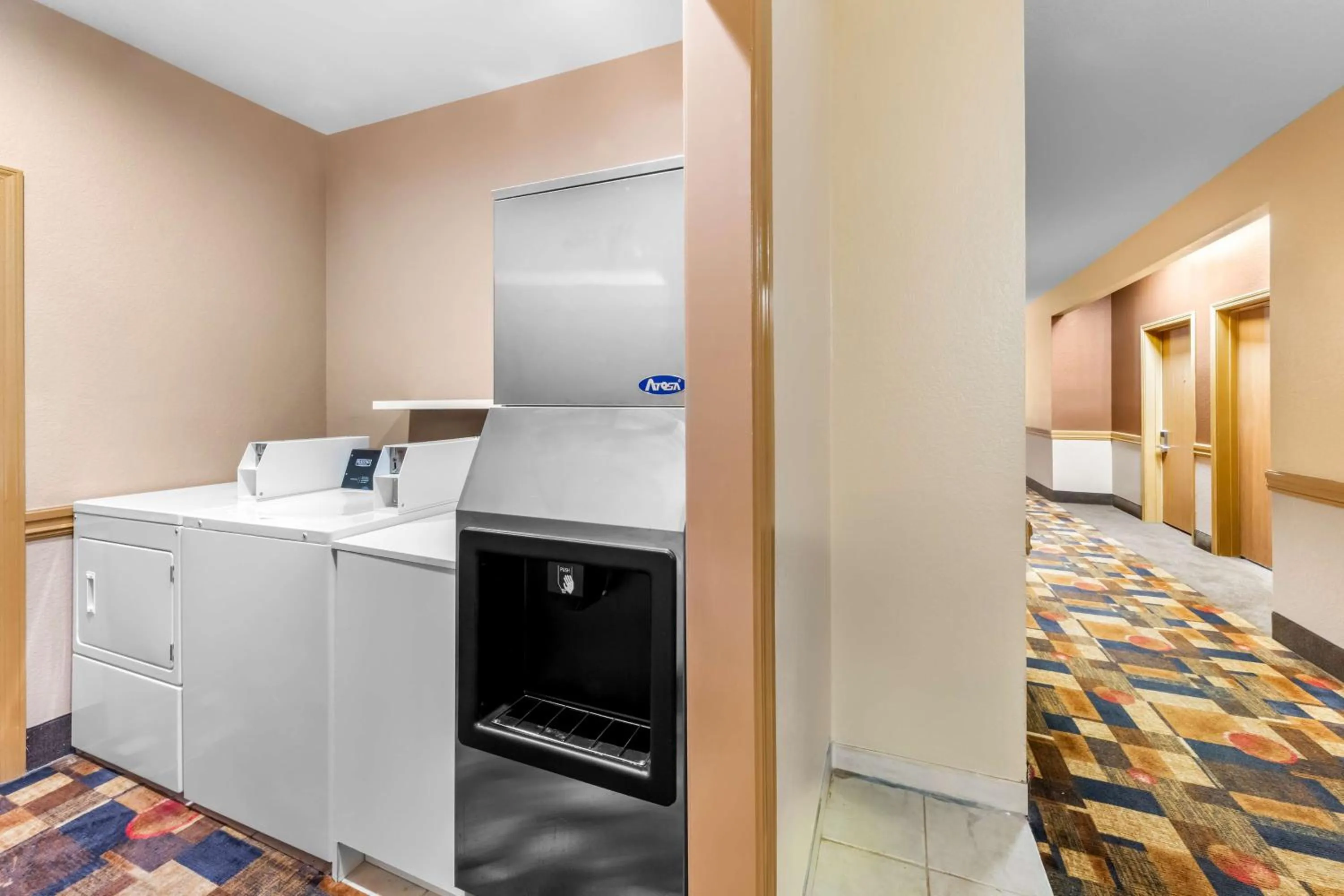 laundry in Best Western Halito Inn