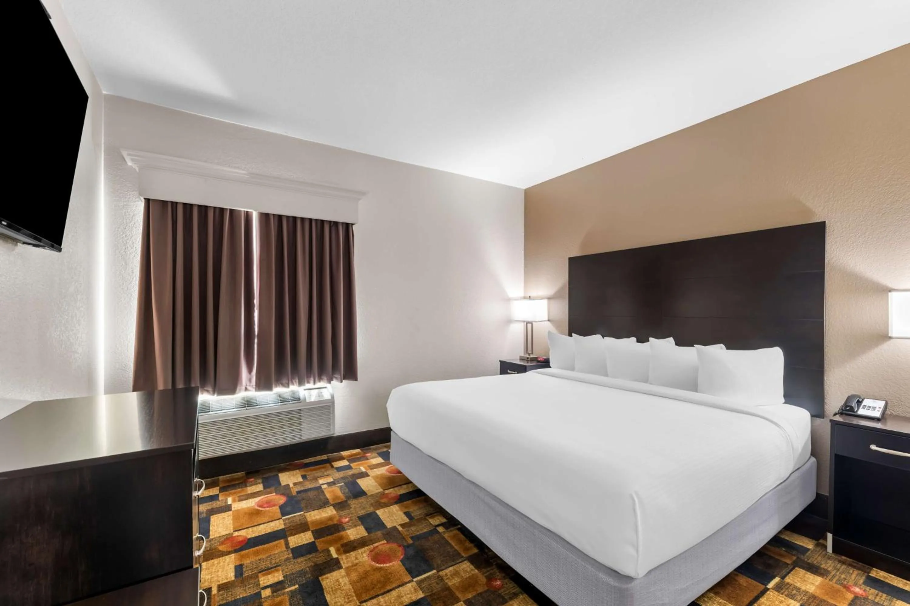 Photo of the whole room, Bed in Best Western Halito Inn