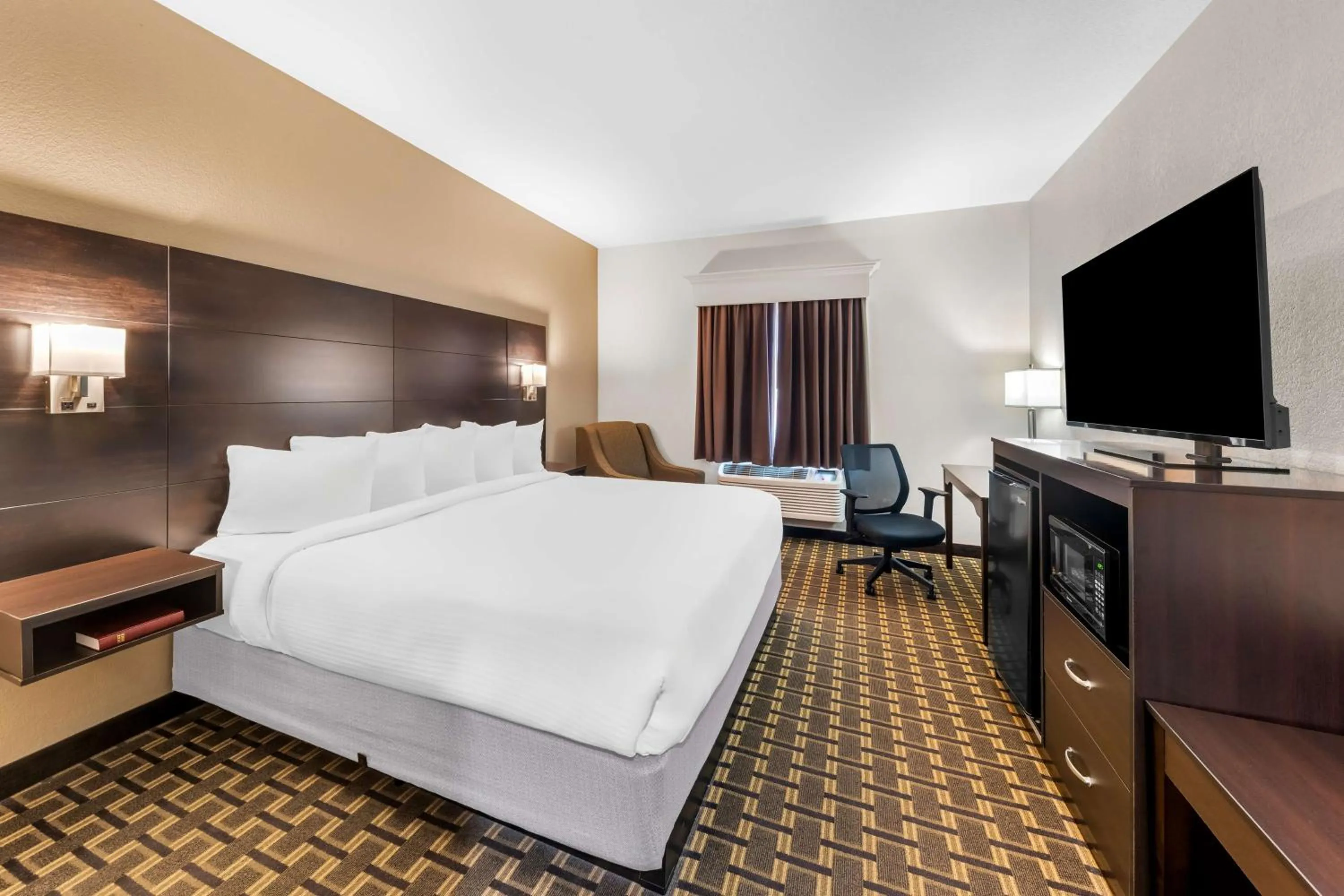 Bedroom, Bed in Best Western Halito Inn