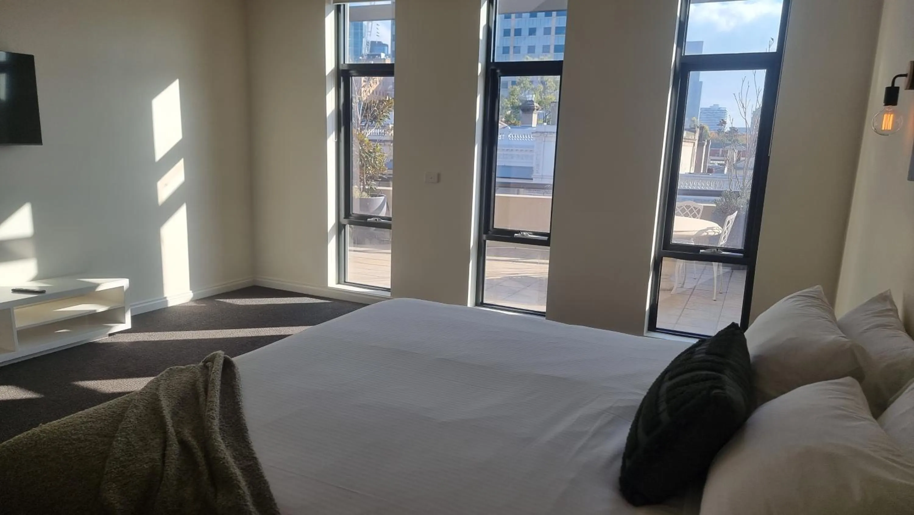 Bed in Melbourne Metropole Central Official