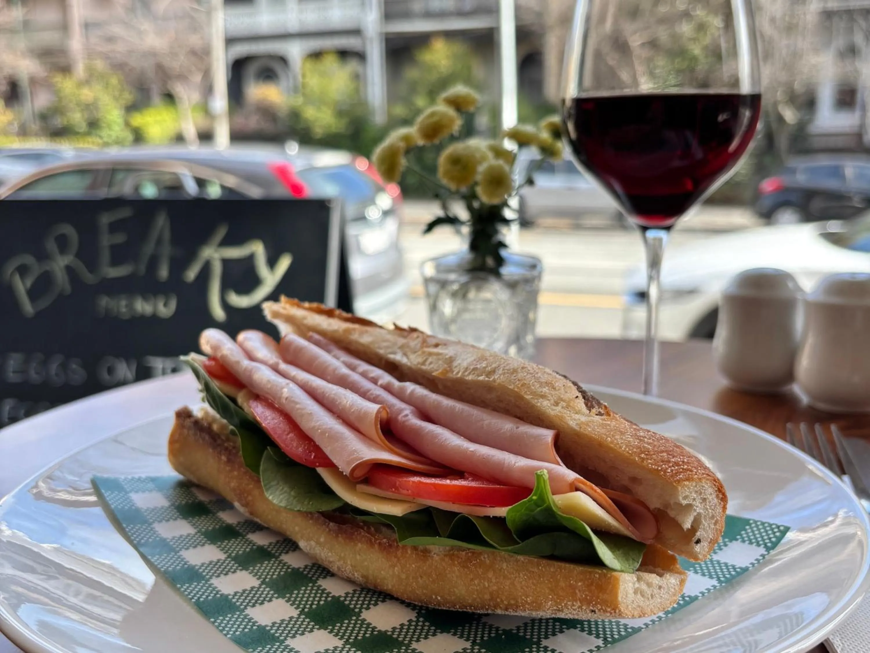 Breakfast in Melbourne Metropole Central Official