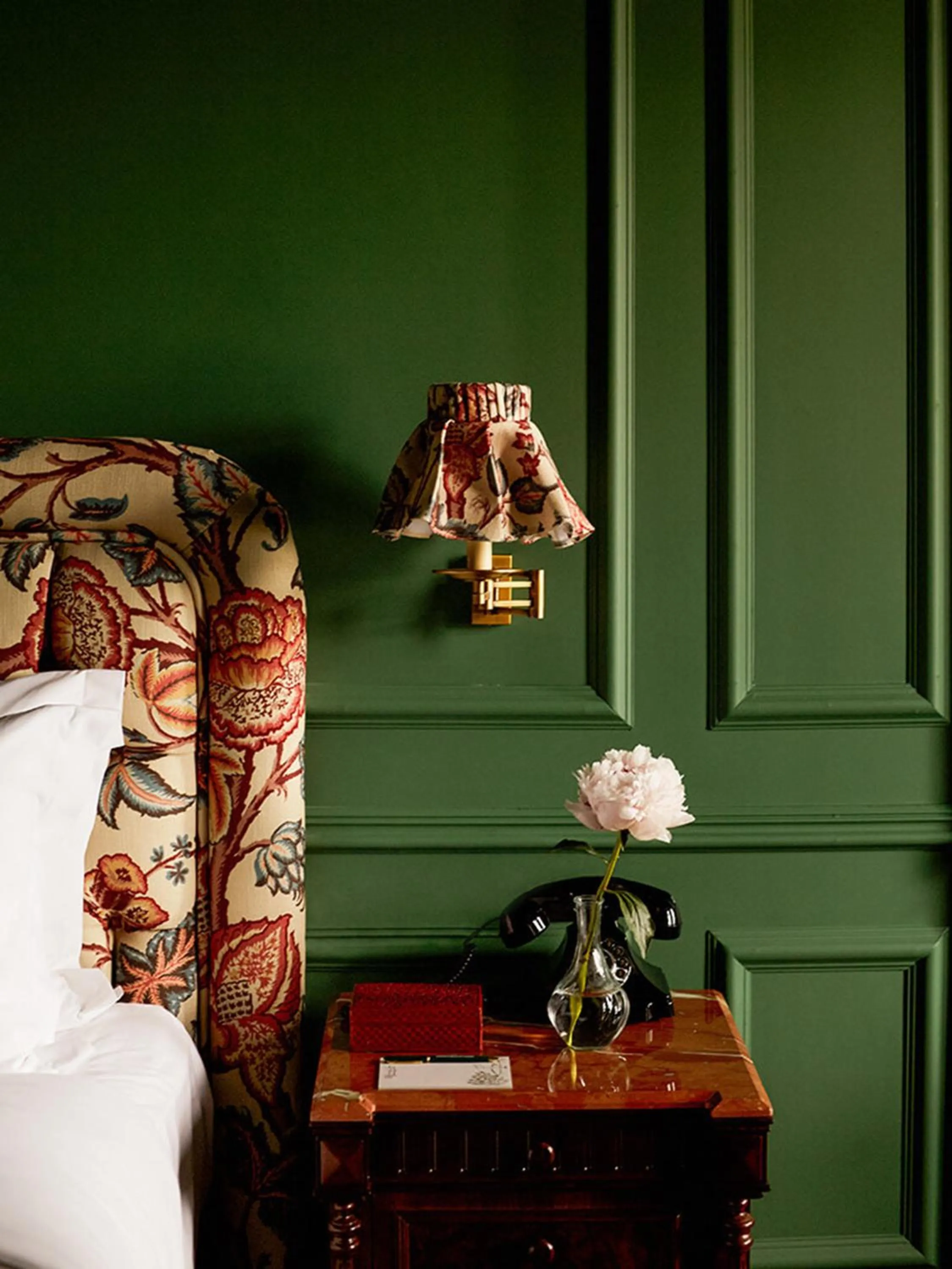Decorative detail, Bed in Slieve Donard