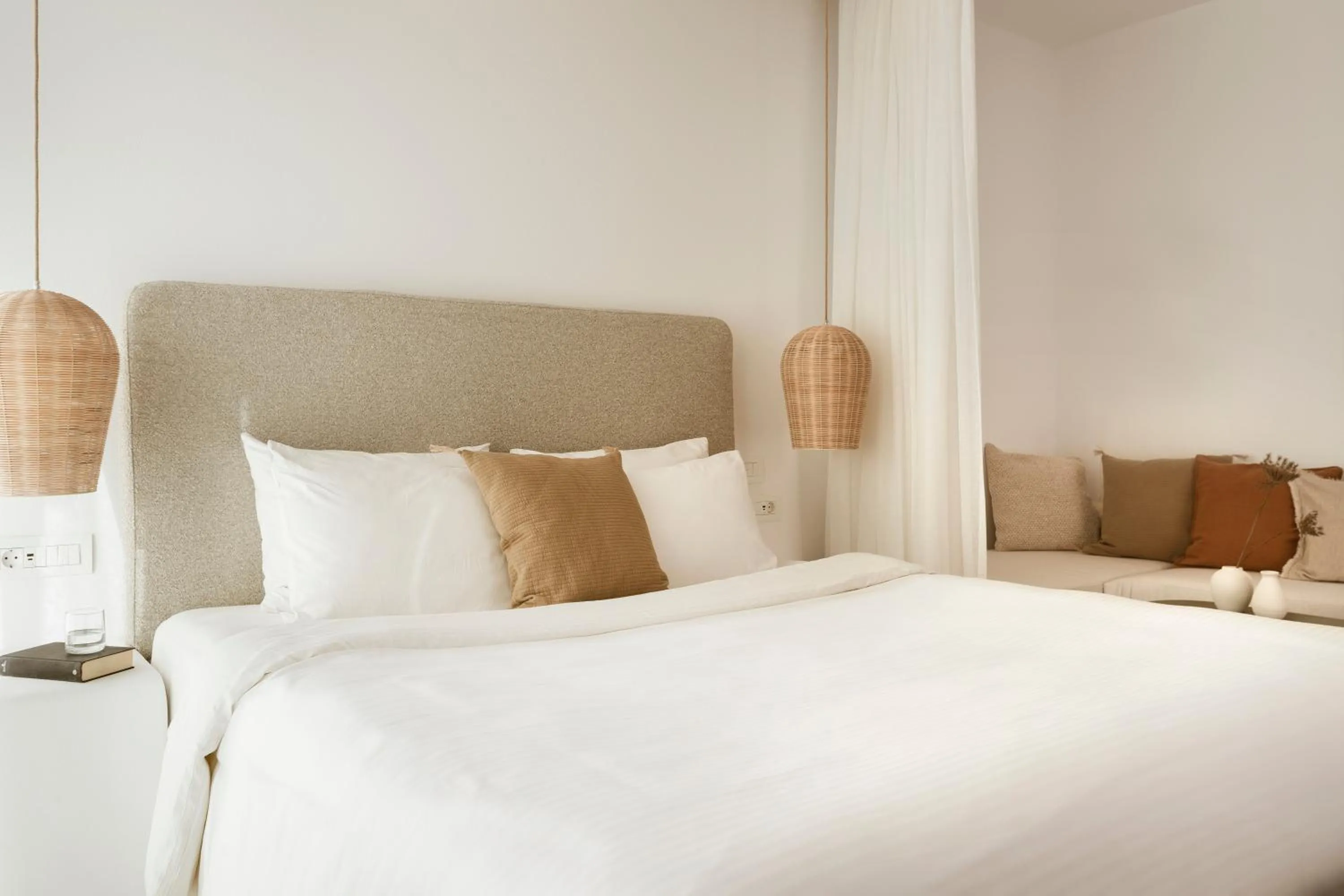 Bed in Mykonos Flow - Super Paradise