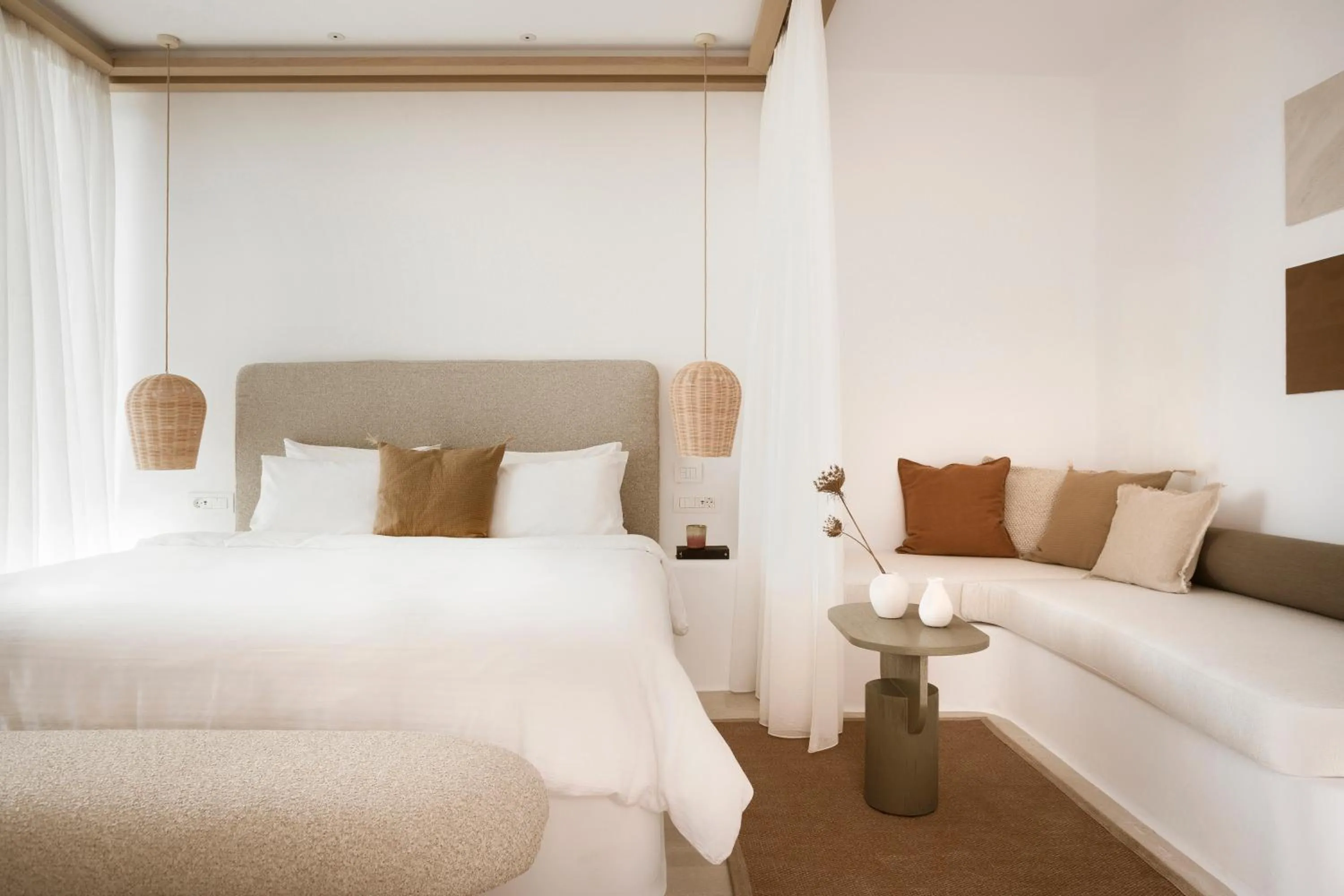 Bed in Mykonos Flow - Super Paradise