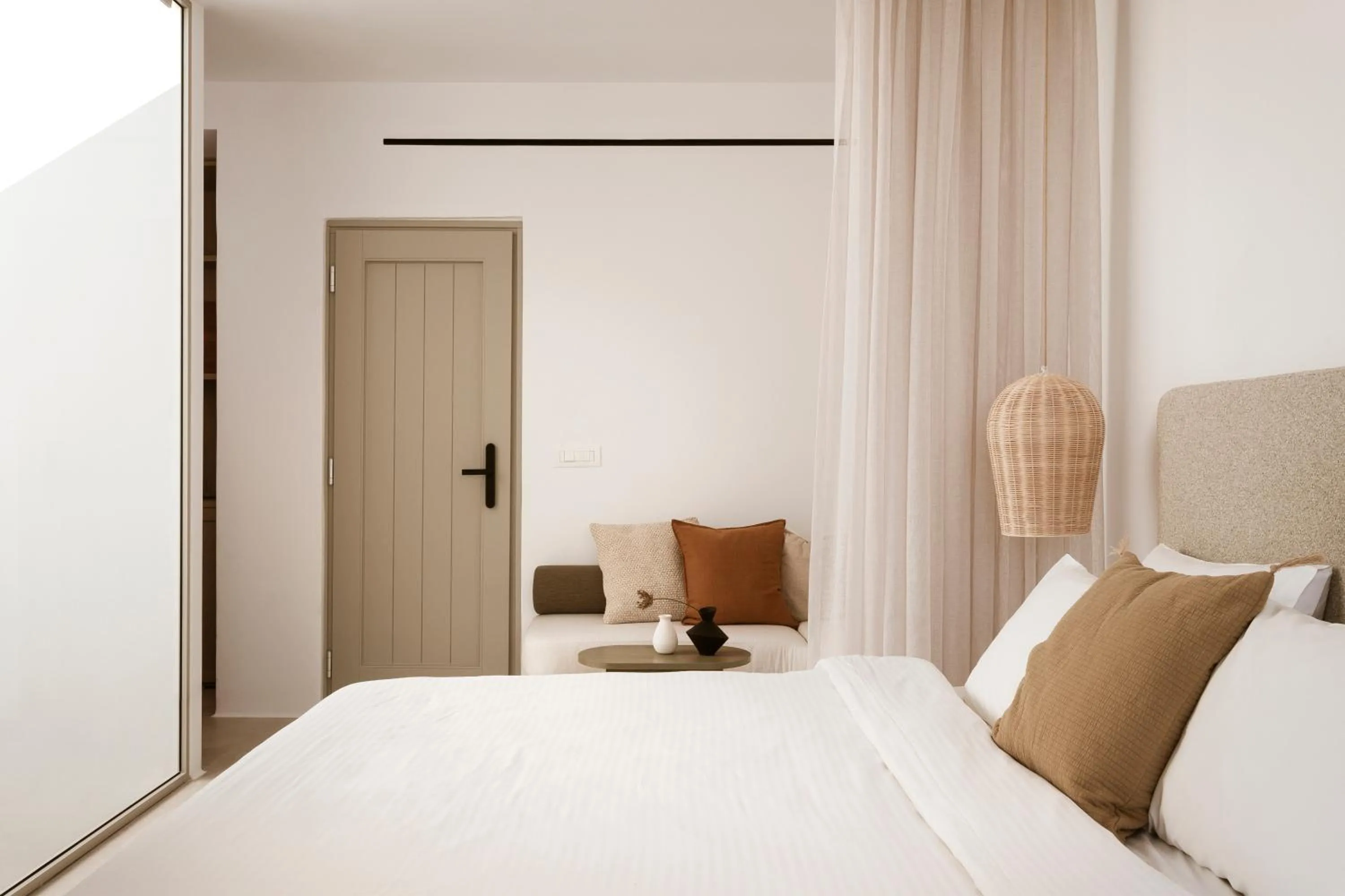 Bed in Mykonos Flow - Super Paradise