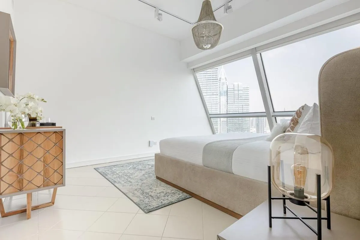 Bed in Premium Penthouse w Private Pool in Dubai Marina
