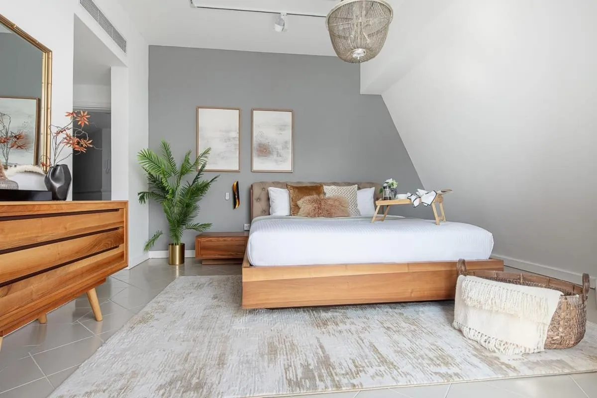 Bed in Premium Penthouse w Private Pool in Dubai Marina