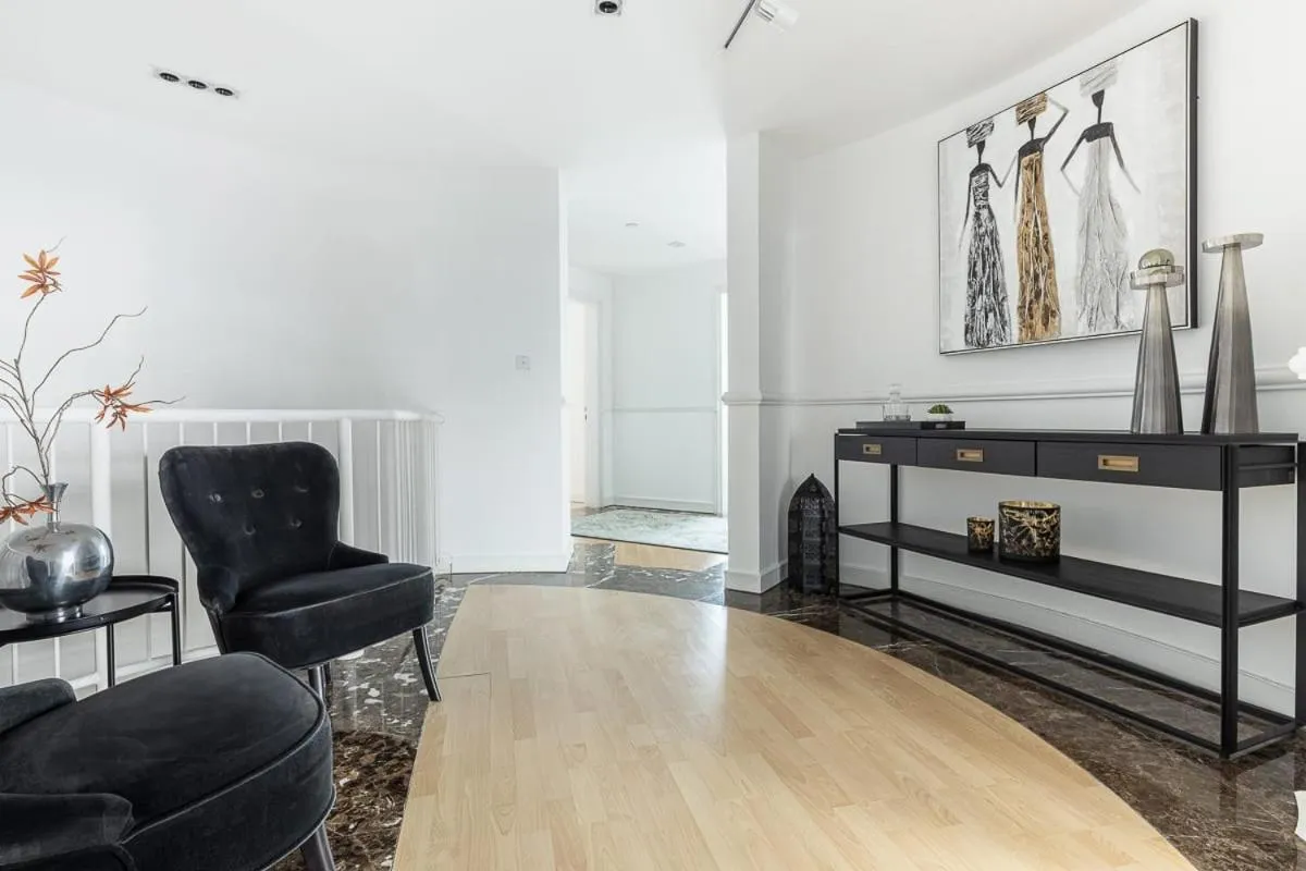 Premium Penthouse w Private Pool in Dubai Marina