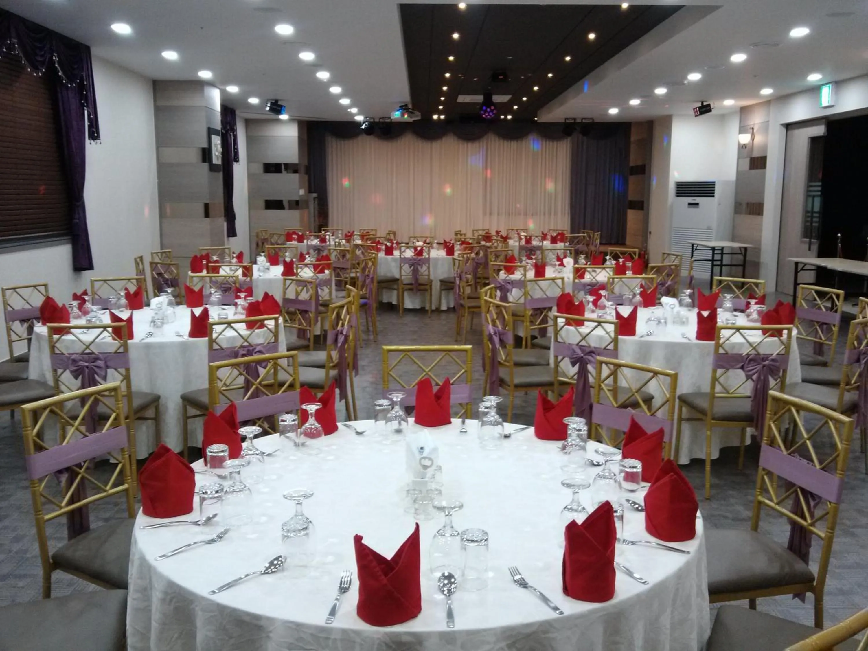 Banquet/Function facilities in Hyunjin Tourist Hotel