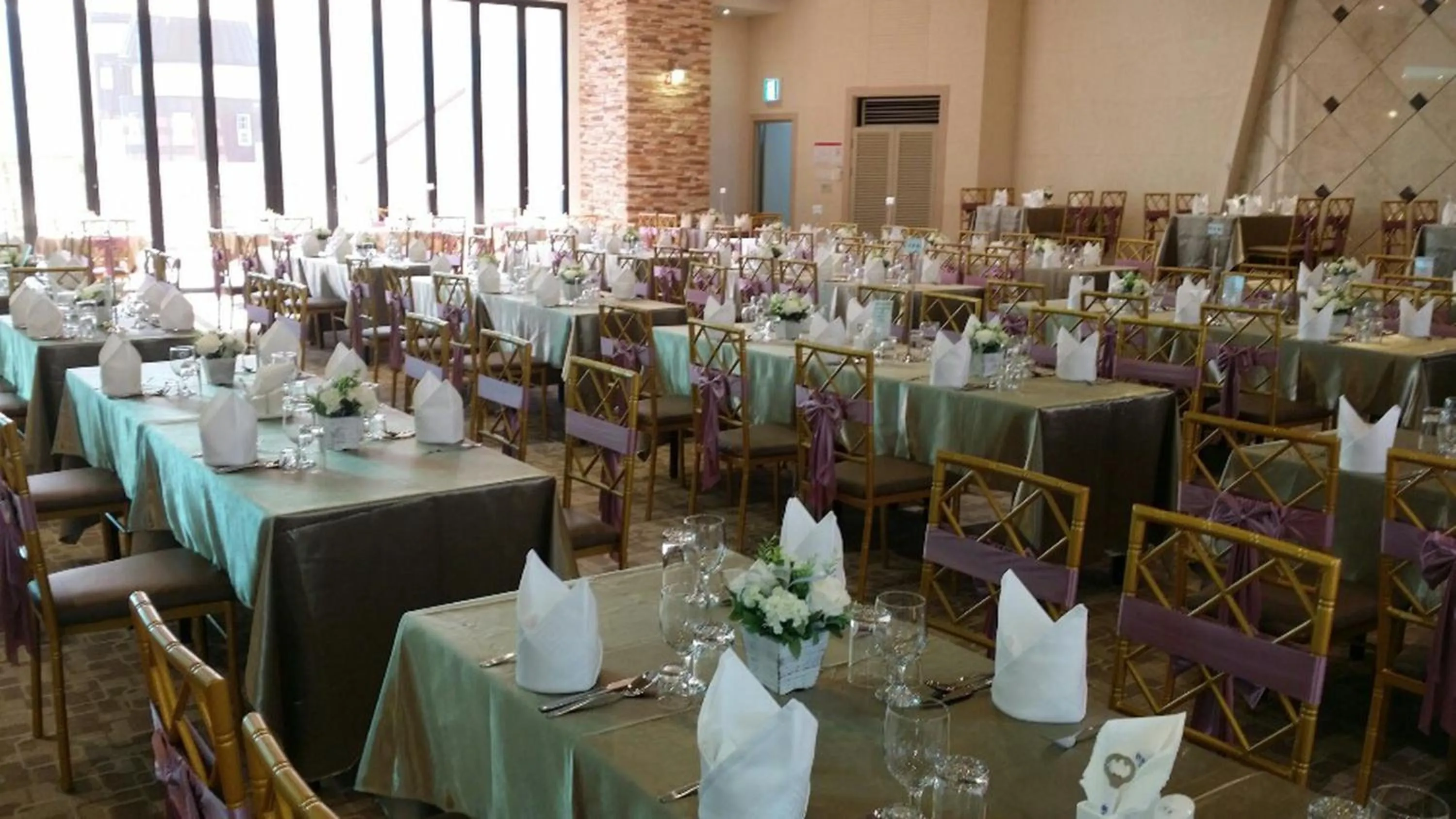 Restaurant/places to eat in Hyunjin Tourist Hotel