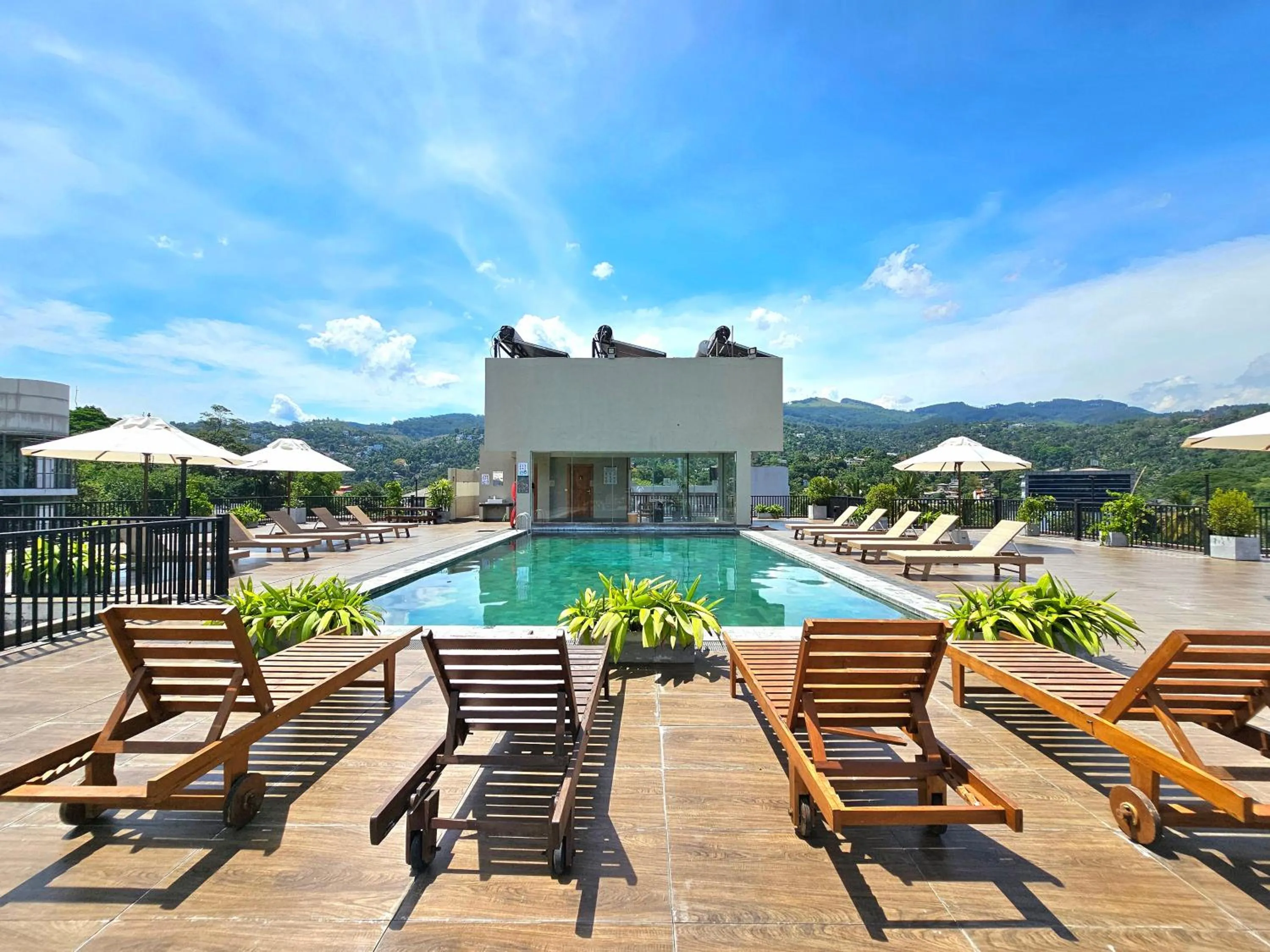 Swimming pool in Oak Ray Regency