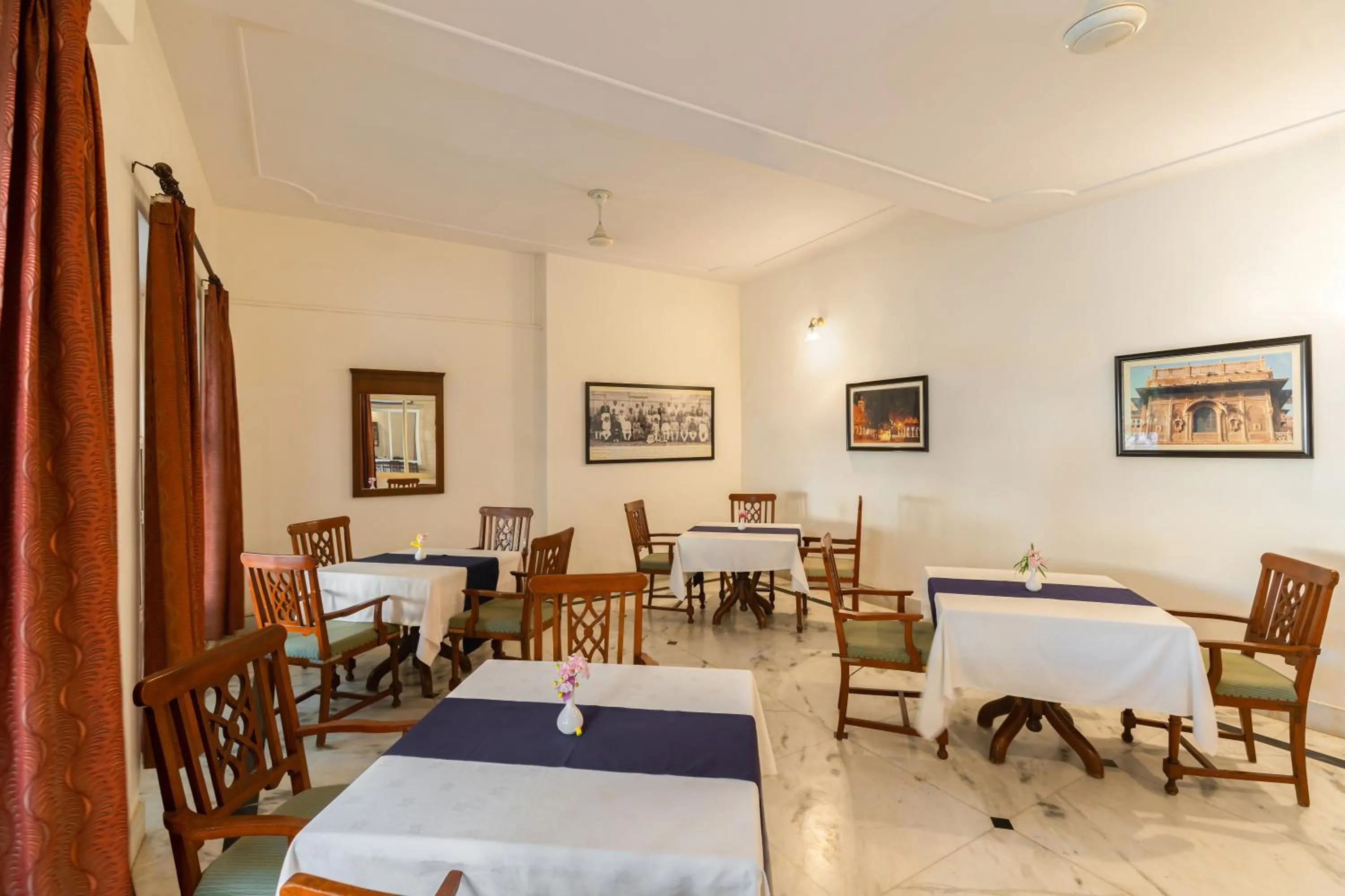 Restaurant/places to eat in WelcomHeritage Kalyan Bhawan Hotel