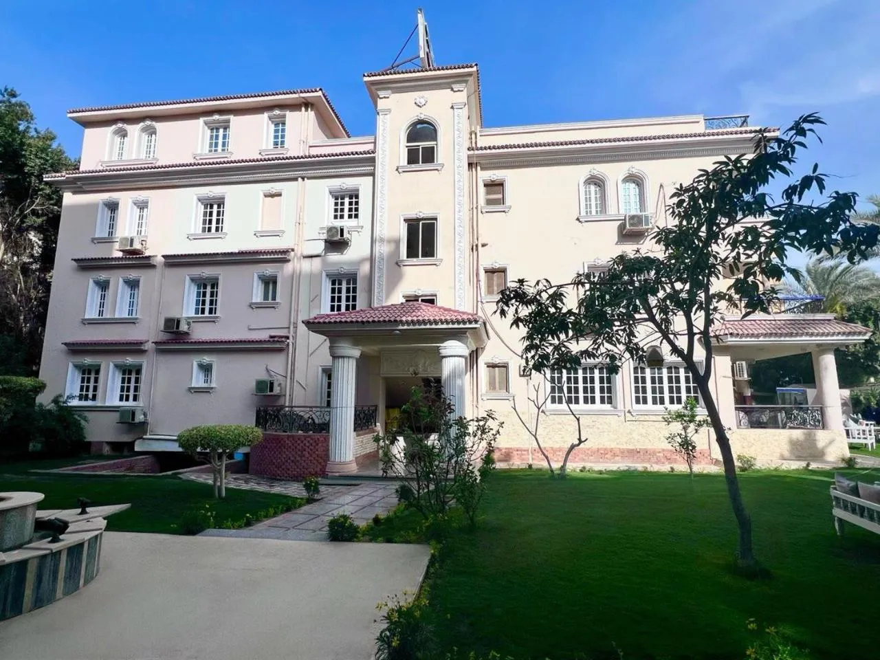 Turquoise Pyramids palace