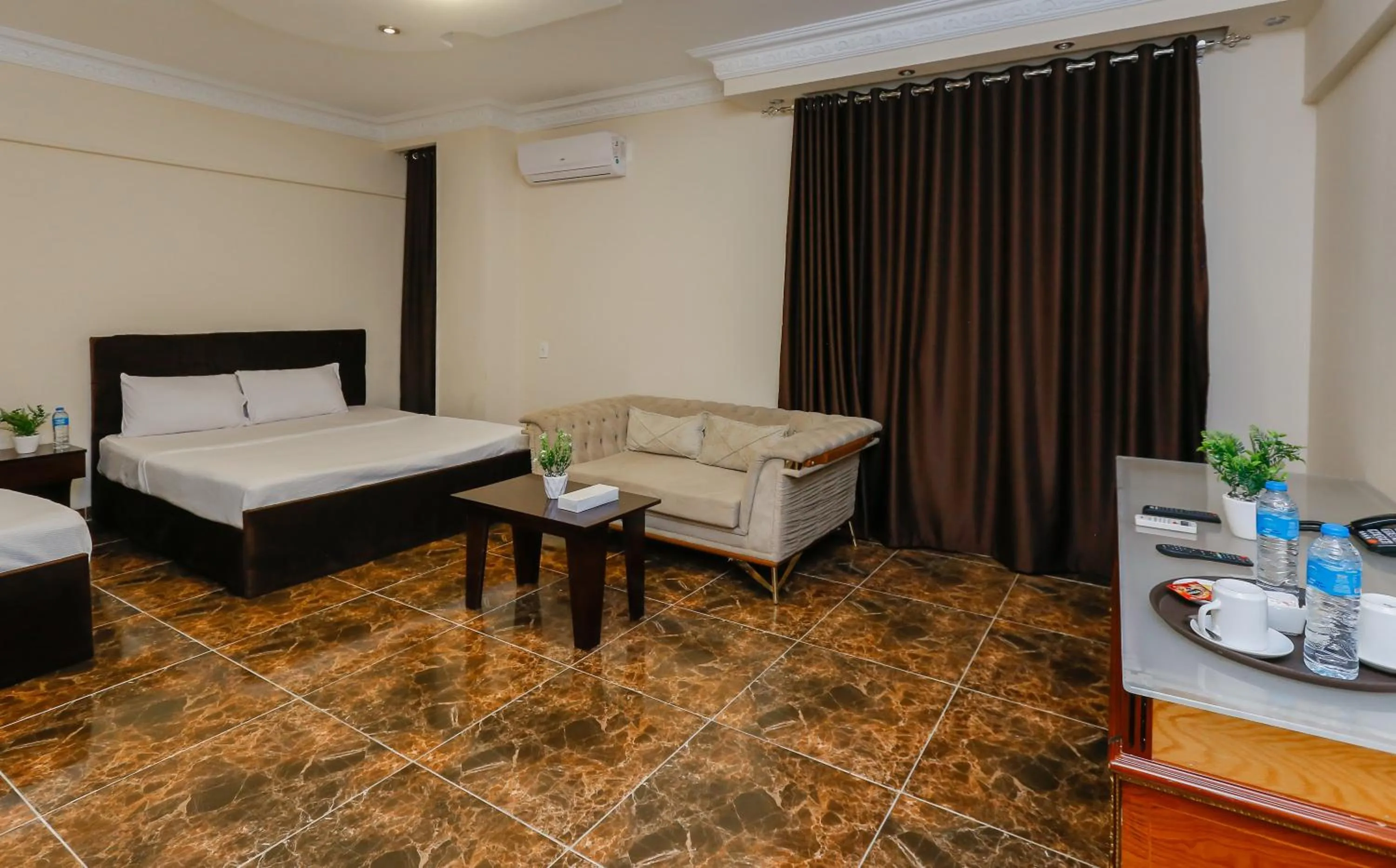 Bed in Turquoise Pyramids palace