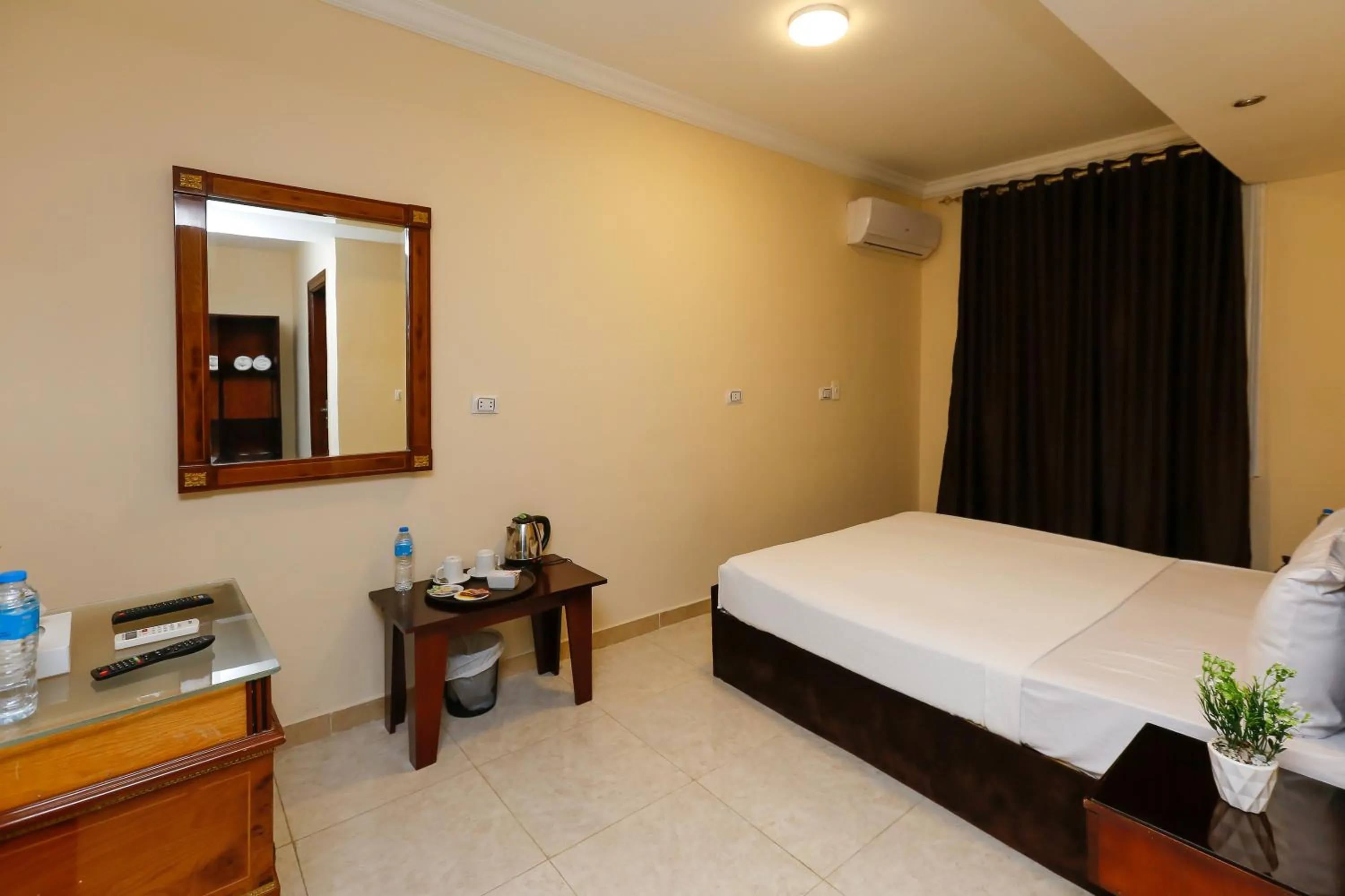 Bed in Turquoise Pyramids palace