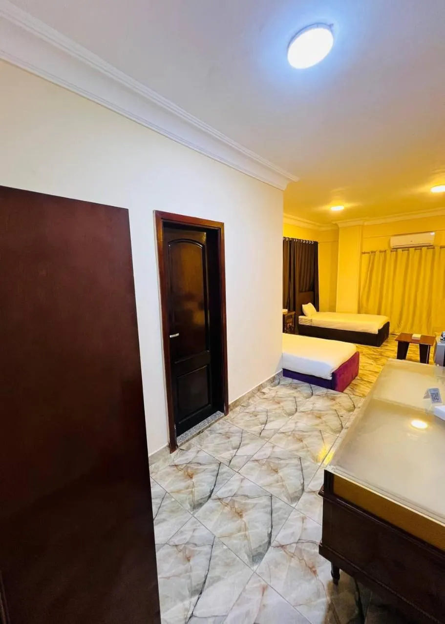 Bed in Turquoise Pyramids palace