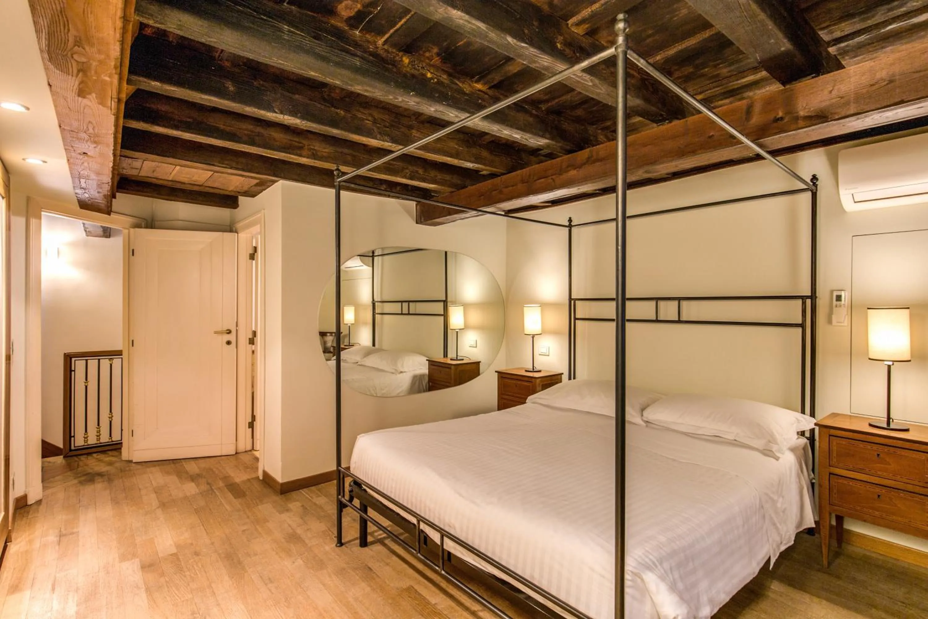 Bedroom, Bed in YourSuiteRome