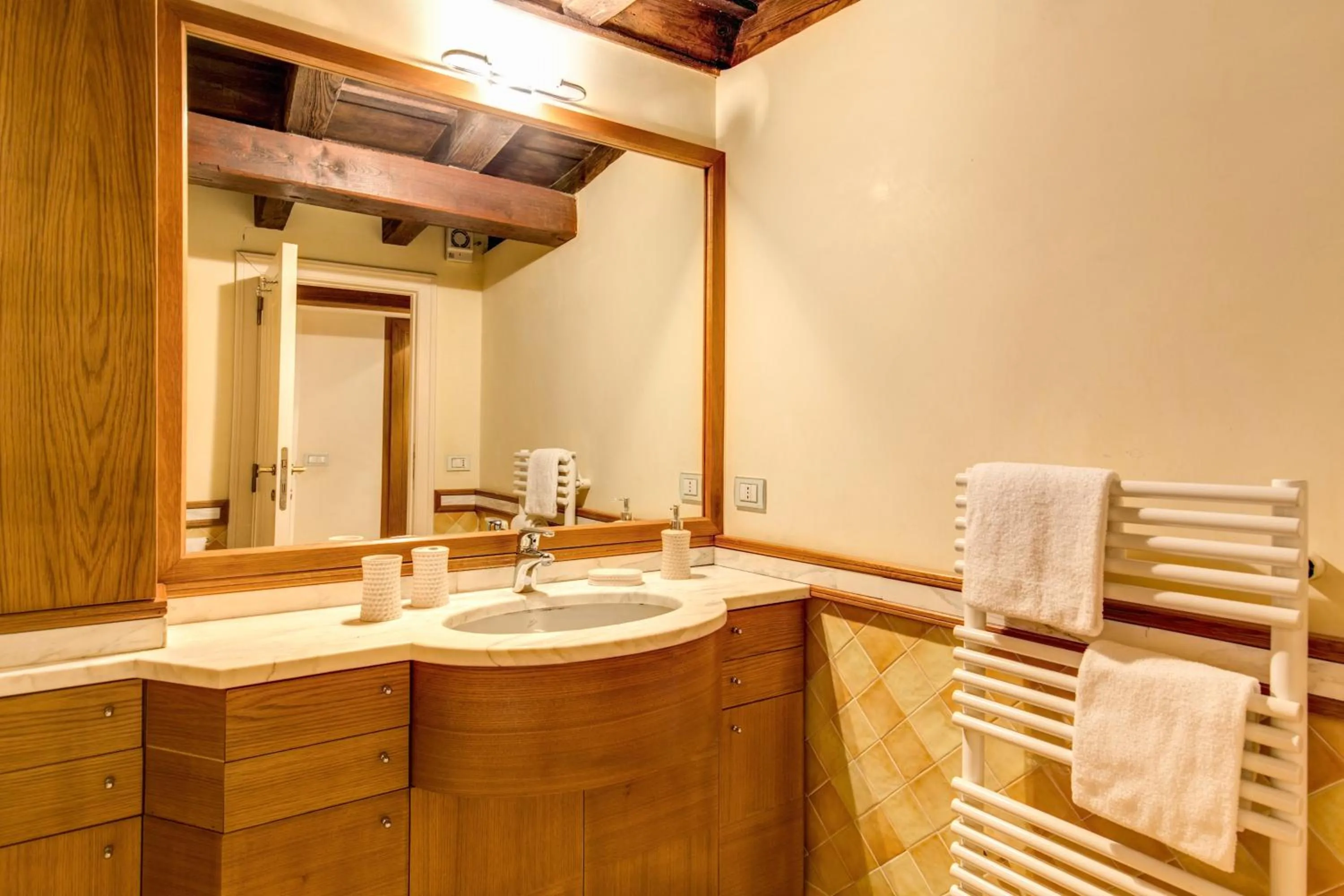 Bathroom in YourSuiteRome