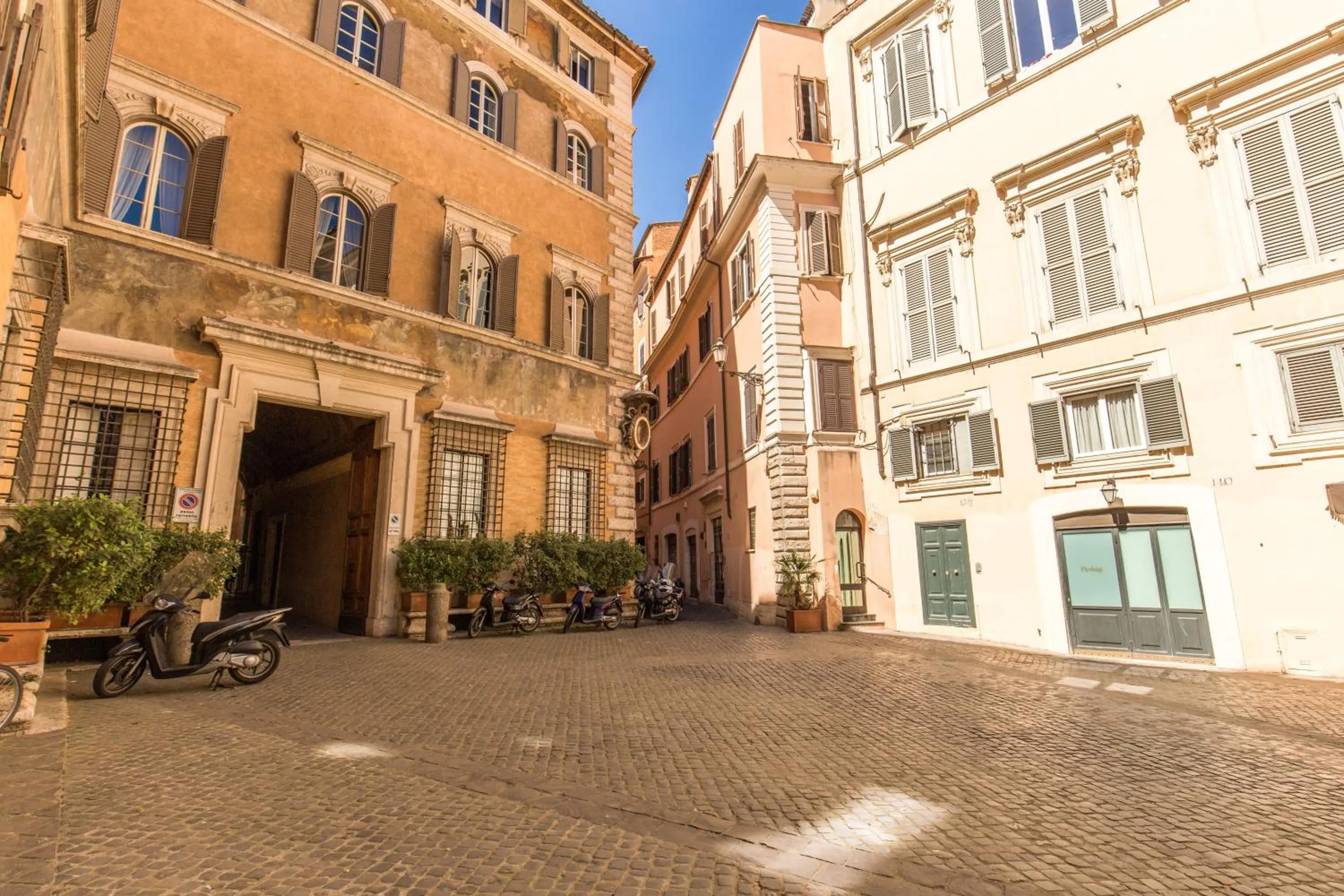 Neighbourhood in YourSuiteRome