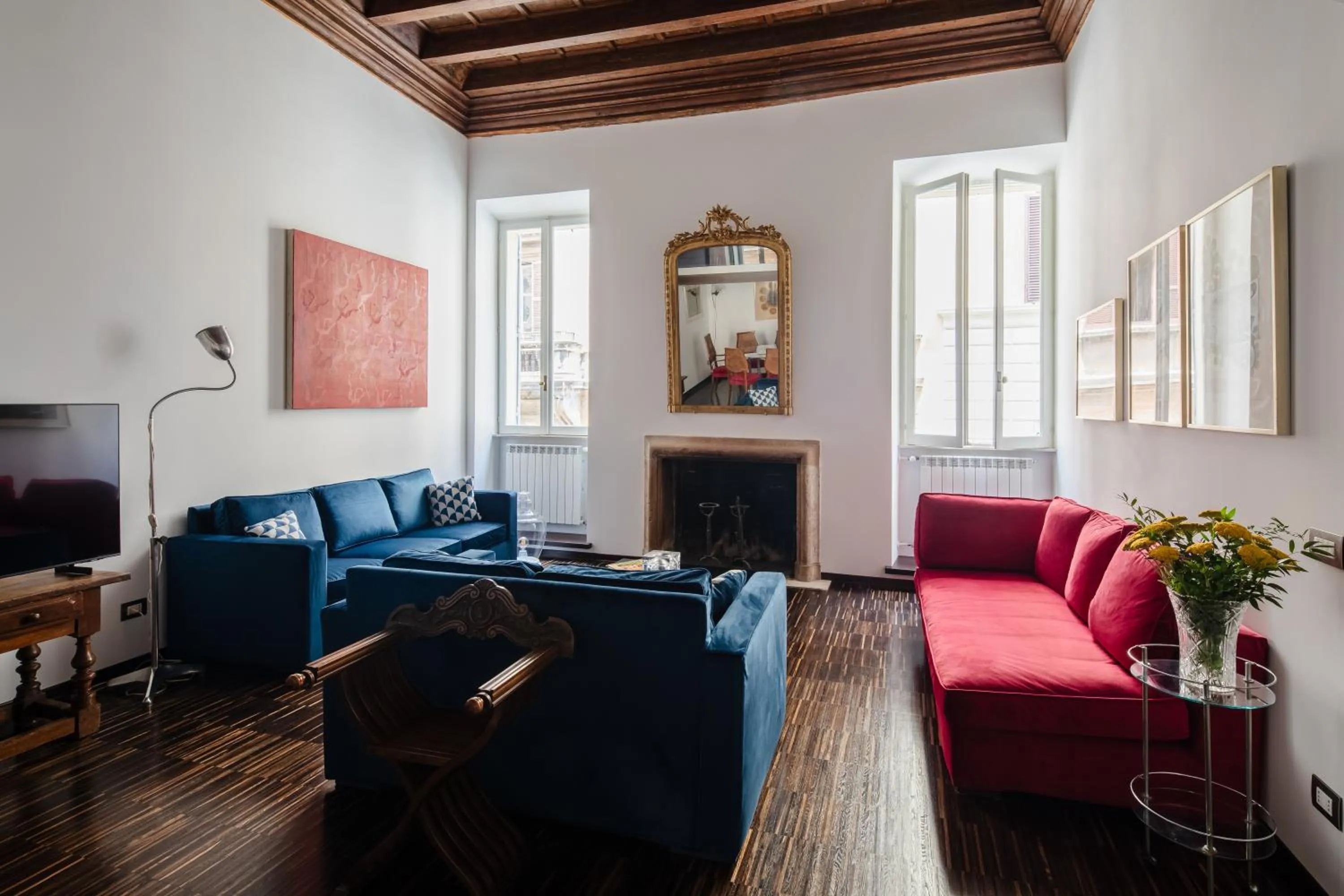 Living room in YourSuiteRome