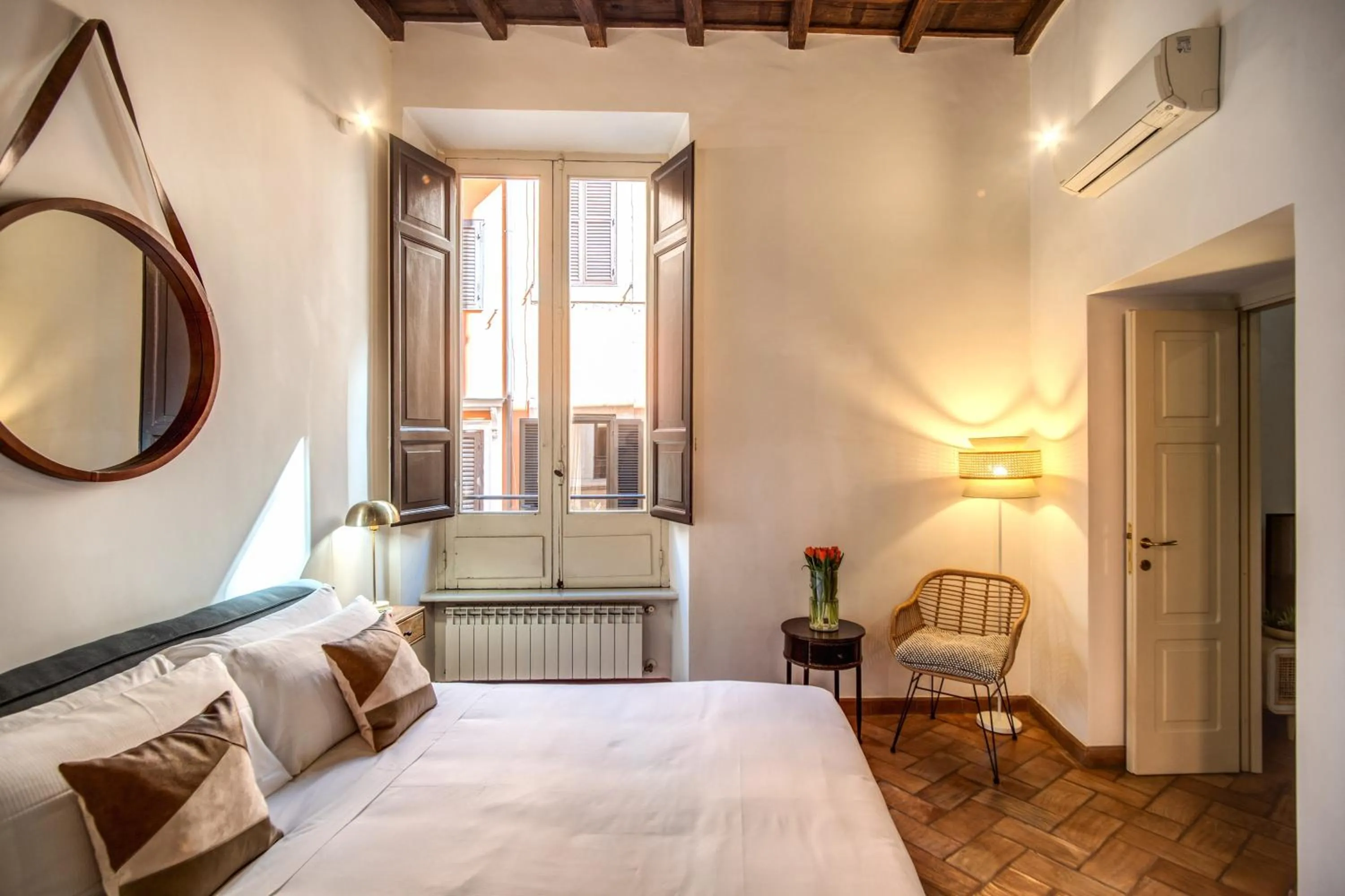 Bedroom, Bed in YourSuiteRome