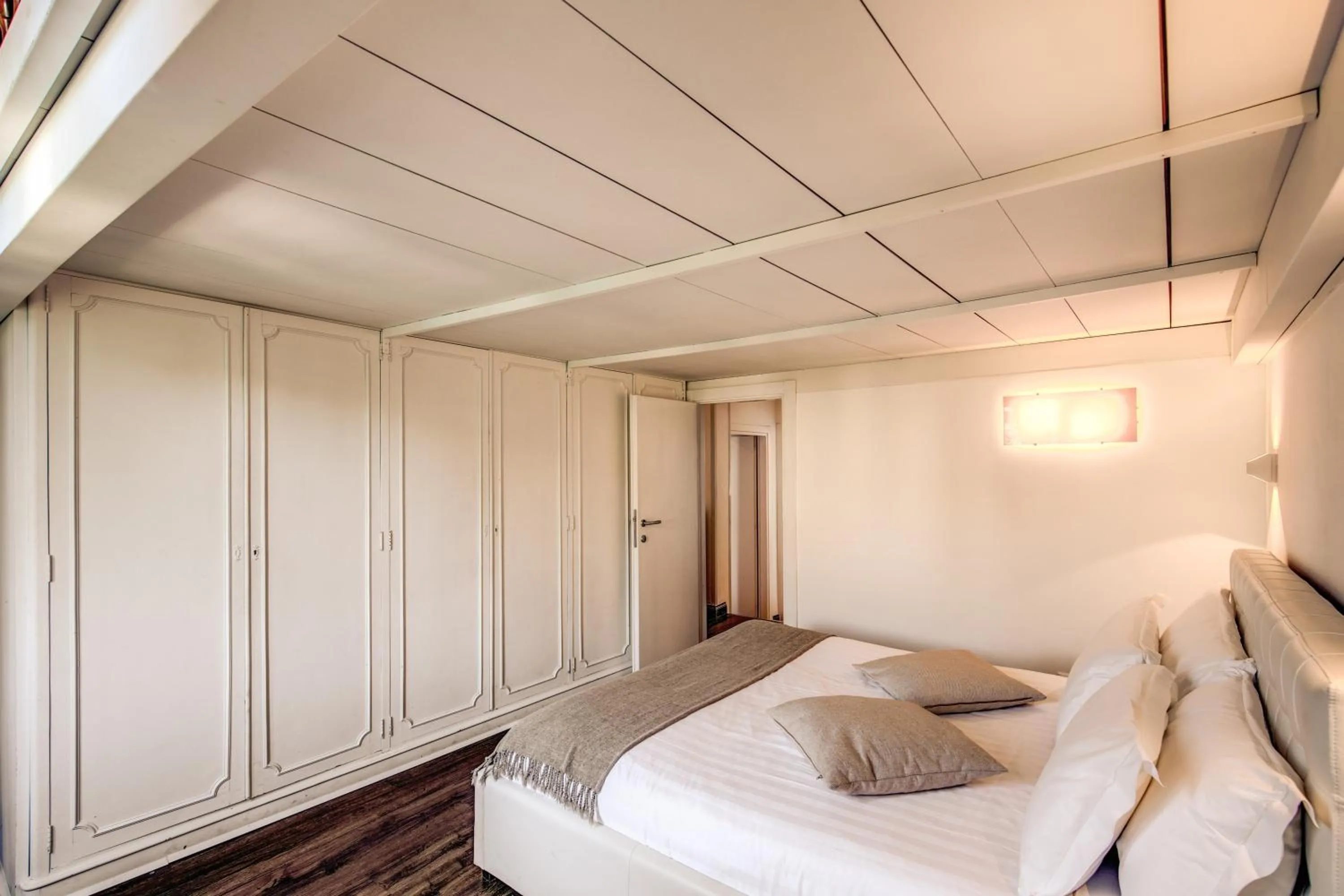 Bedroom, Bed in YourSuiteRome