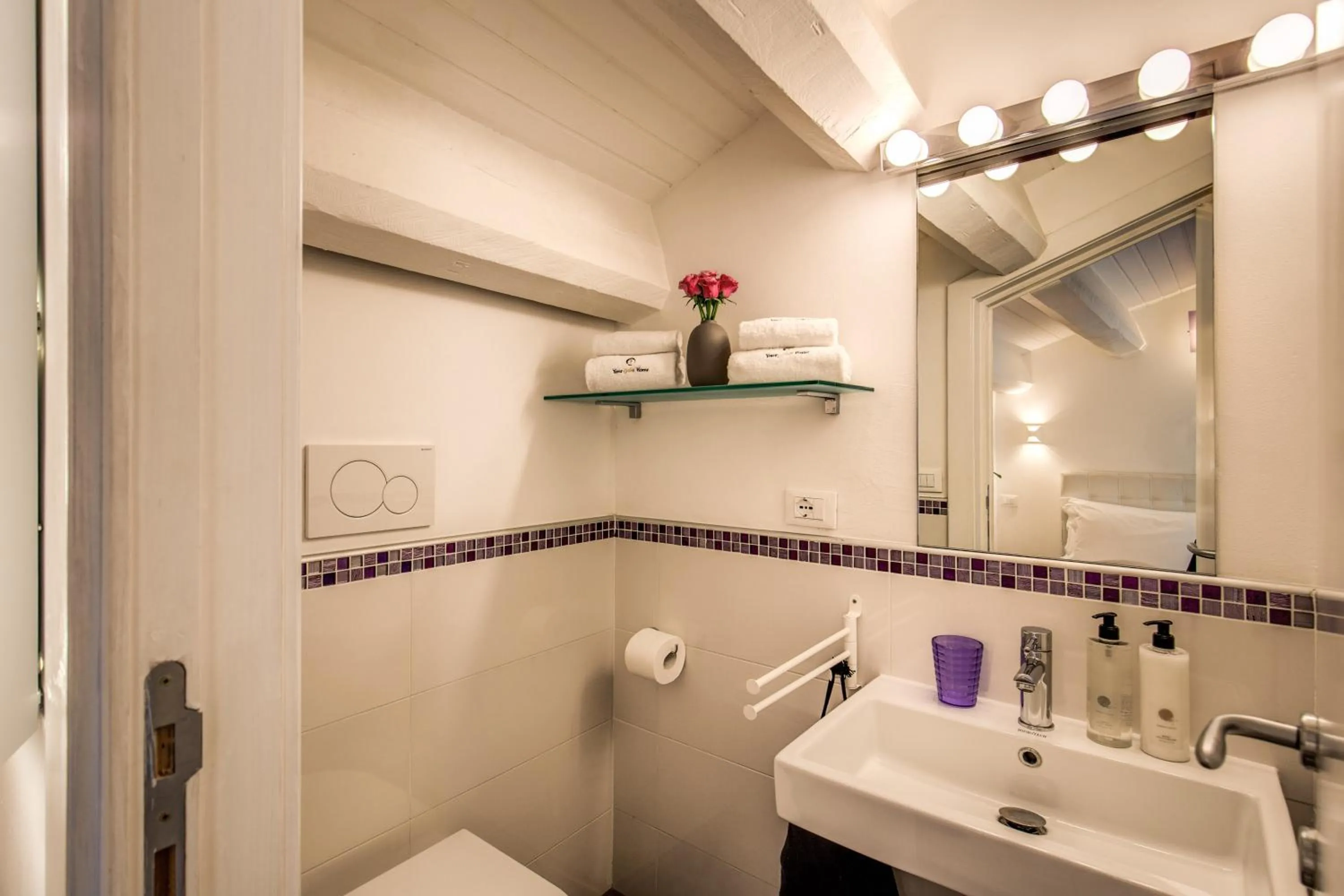 Bathroom in YourSuiteRome