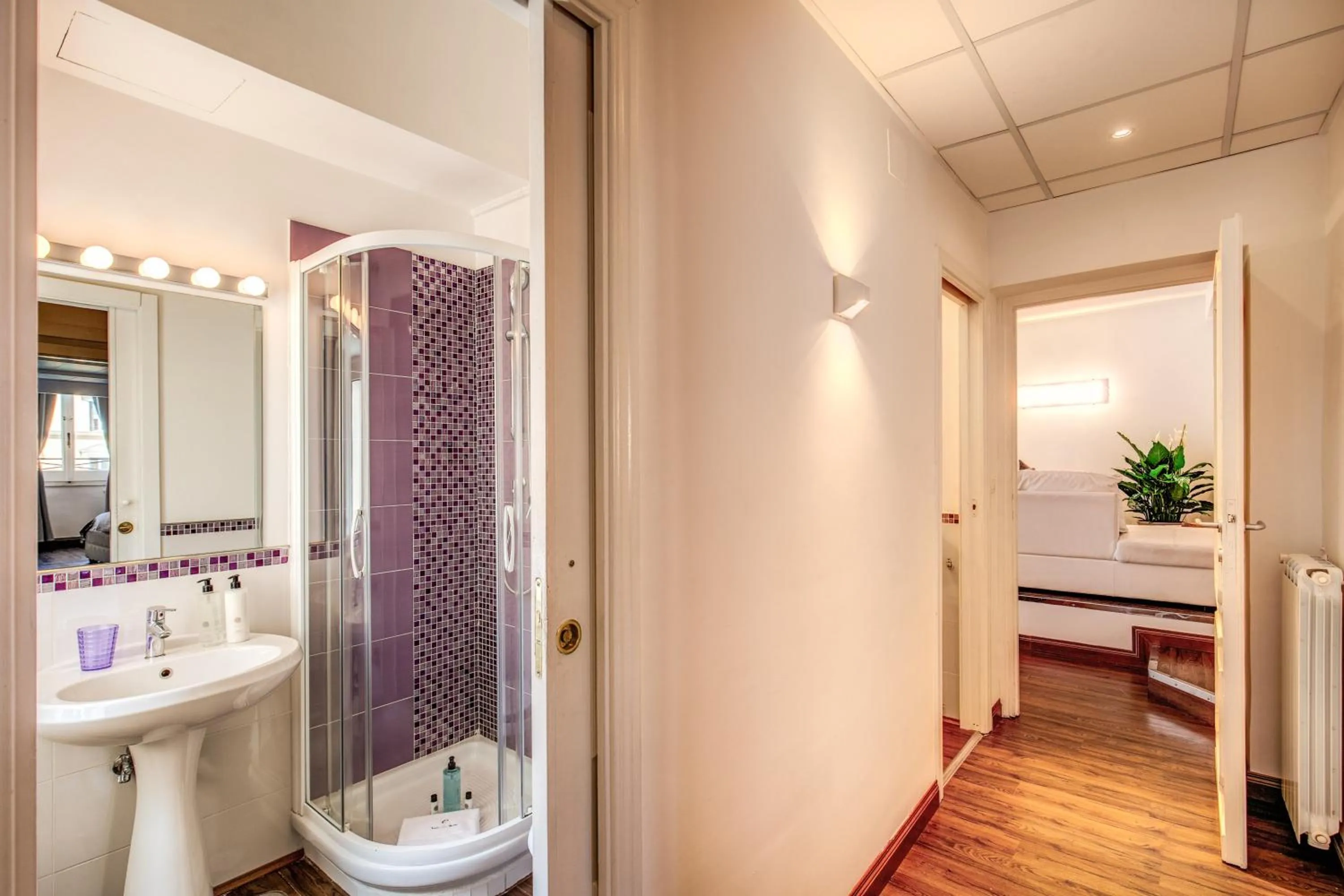 Bathroom in YourSuiteRome