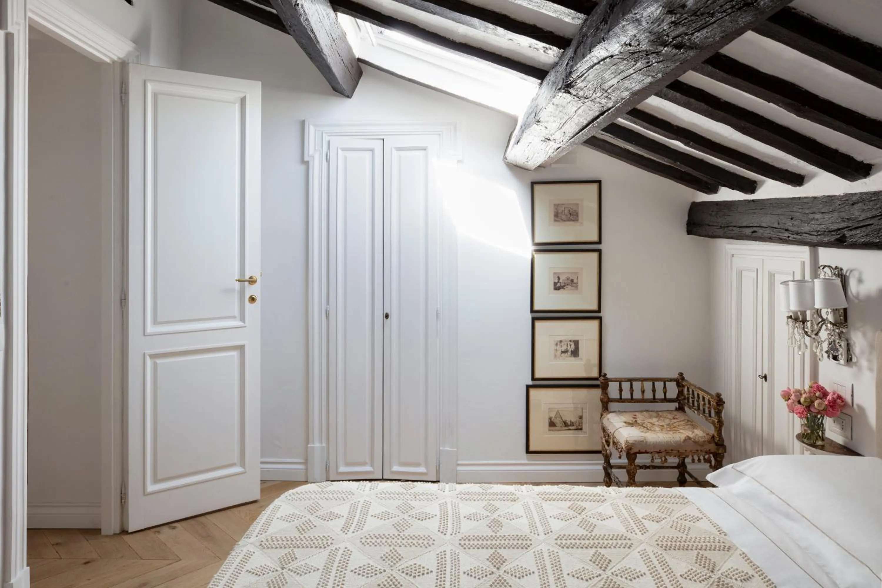 Bedroom, Bed in YourSuiteRome