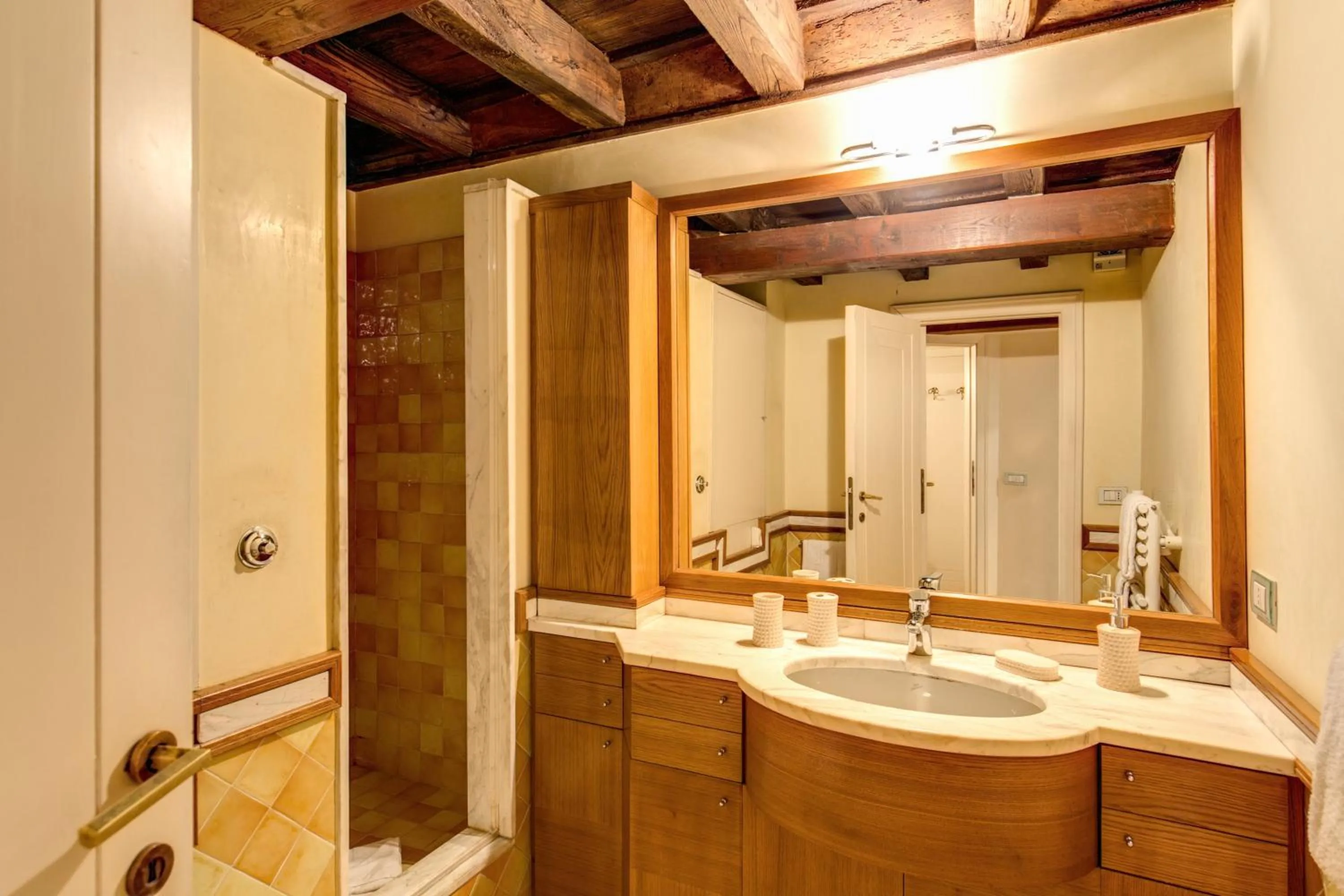 Bathroom in YourSuiteRome