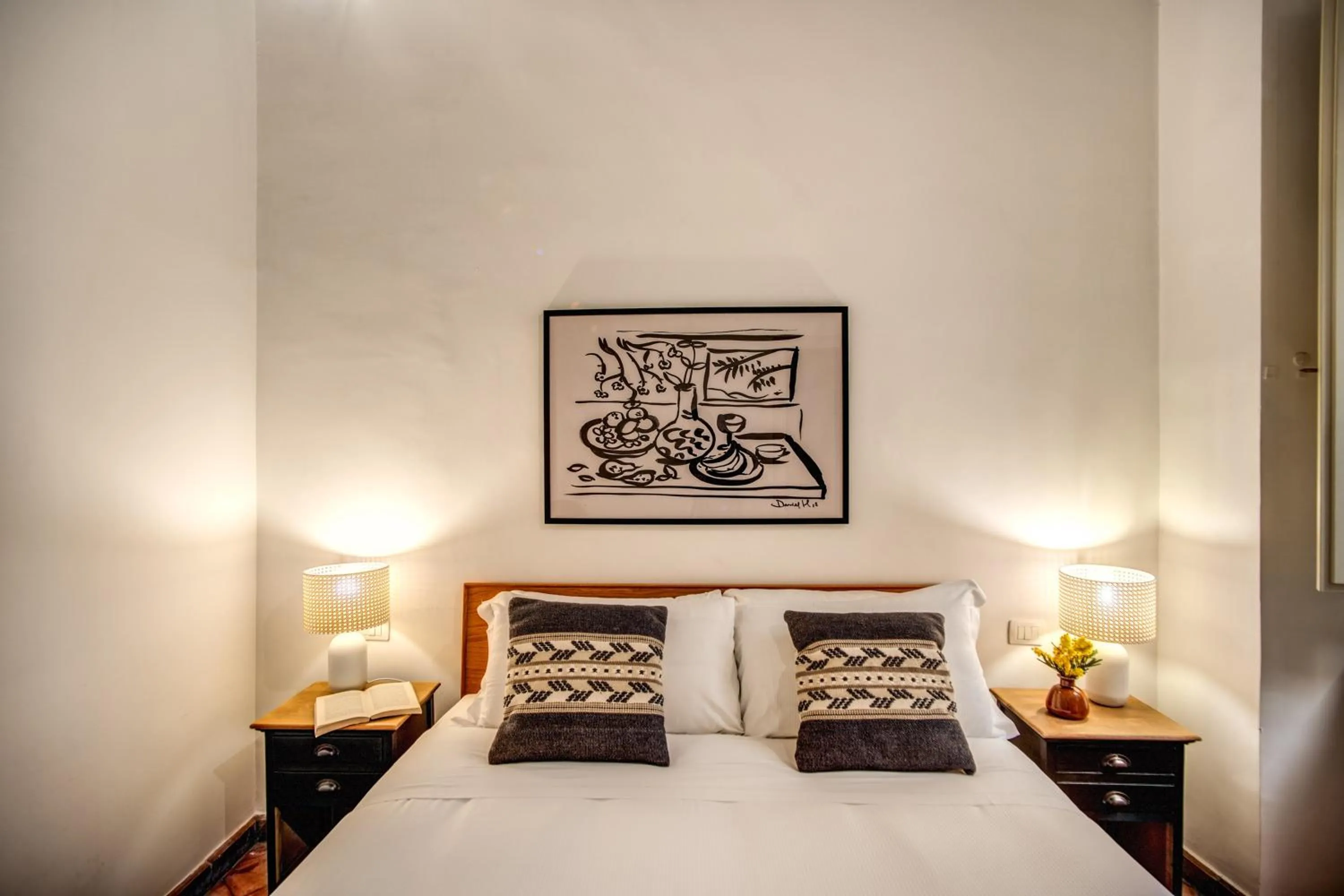 Bathroom, Bed in YourSuiteRome