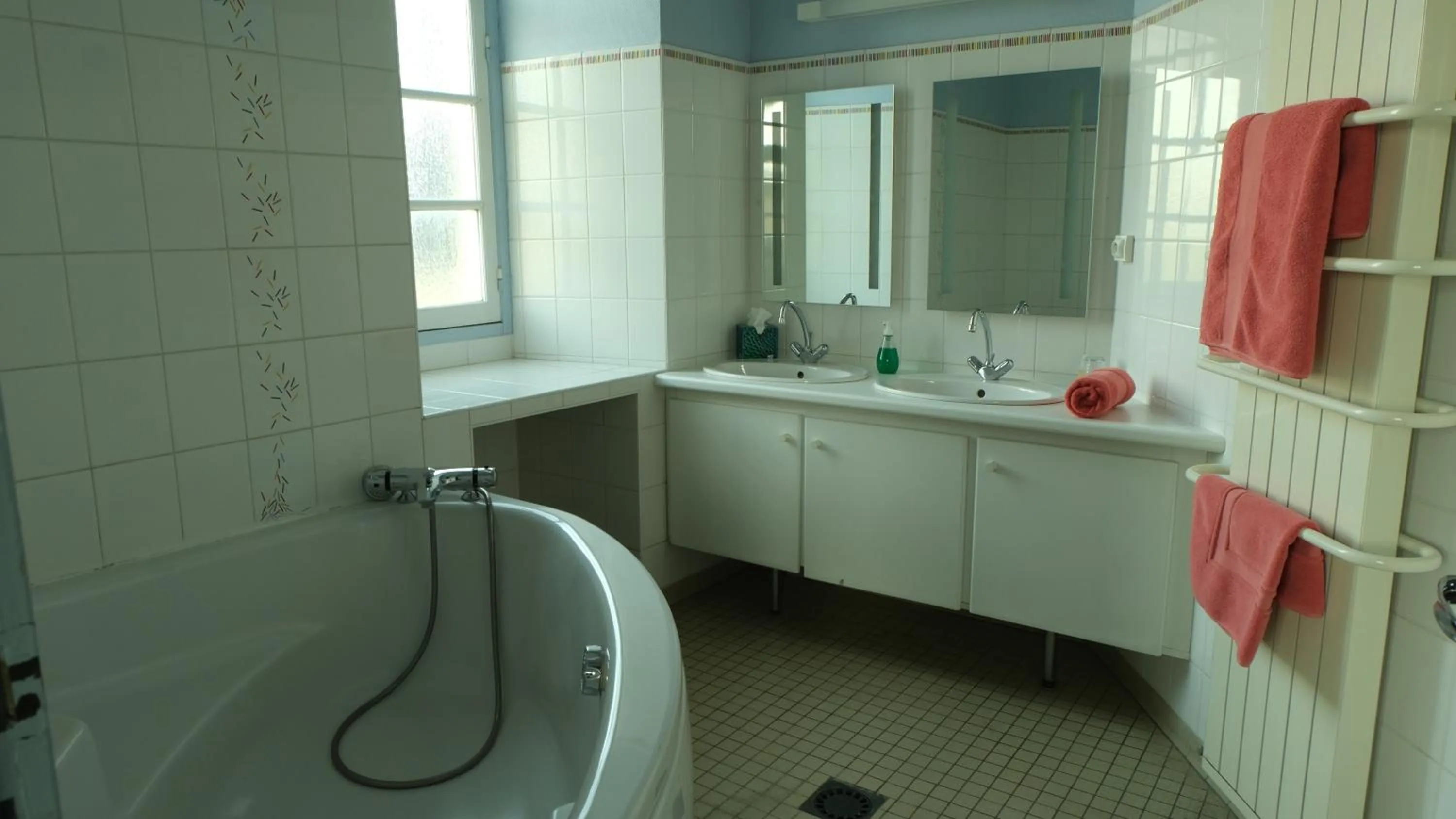 Bathroom in Château de Briançon, The Originals Relais