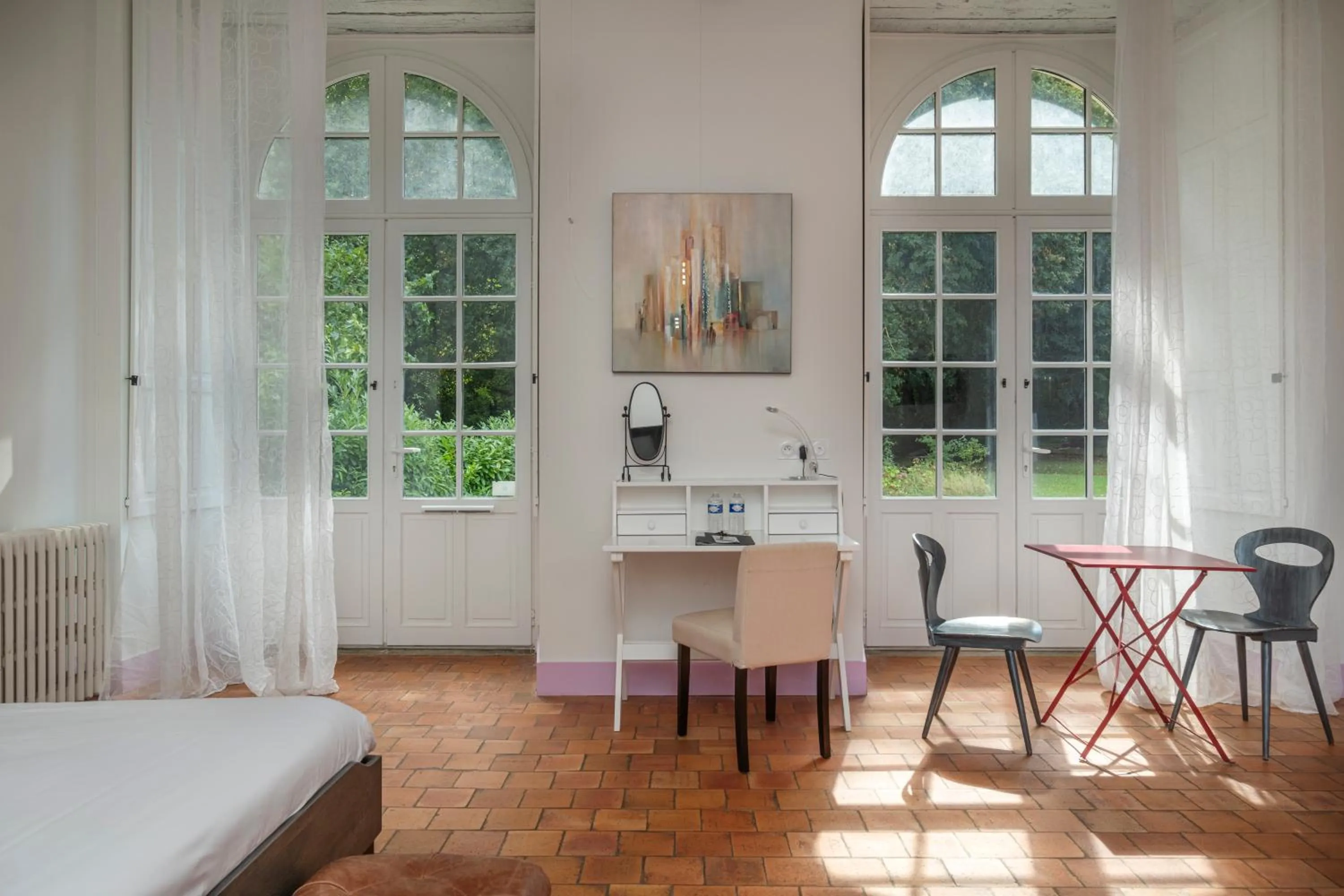 Photo of the whole room in Château de Briançon, The Originals Relais