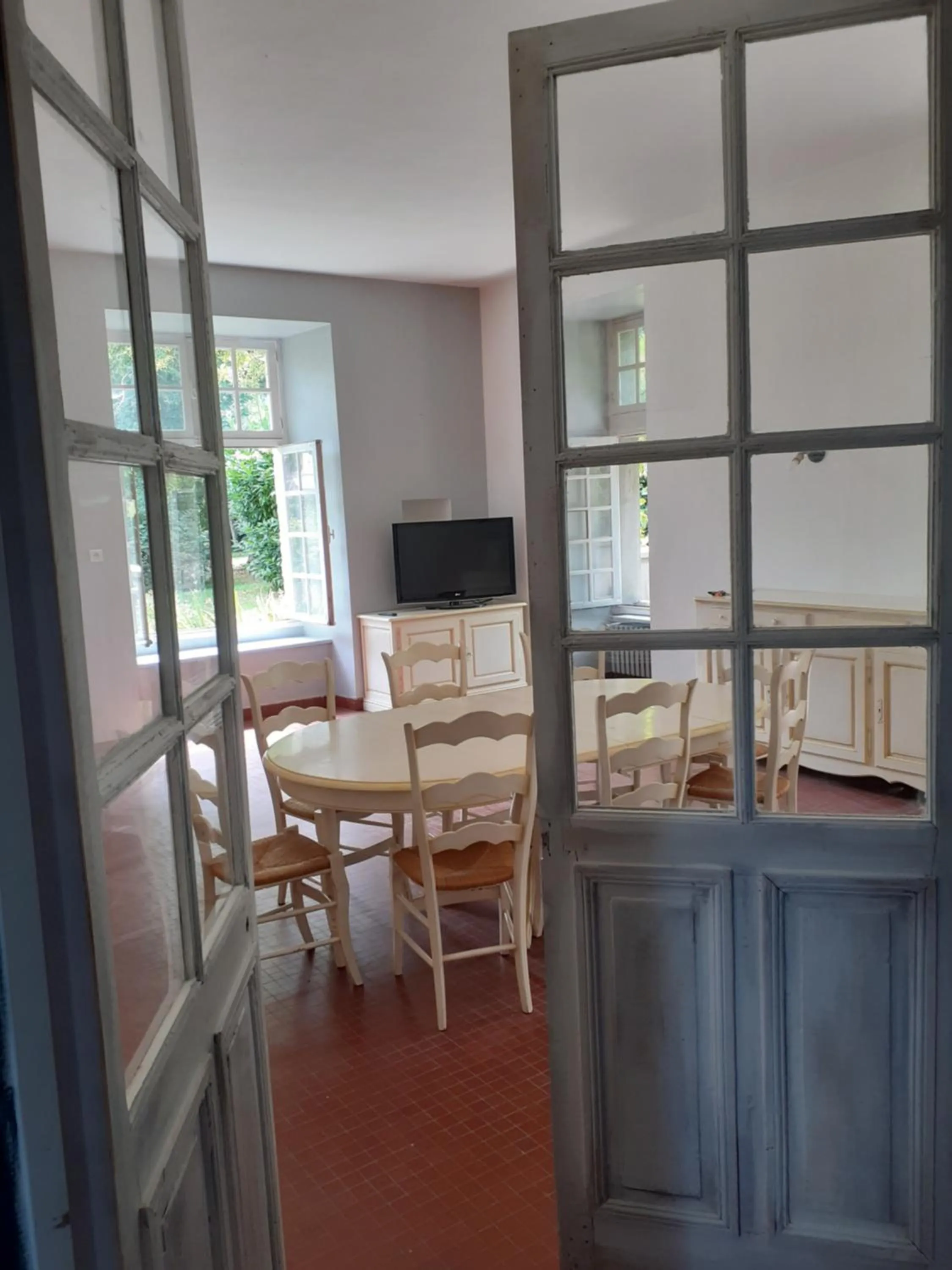 Living room in Château de Briançon, The Originals Relais