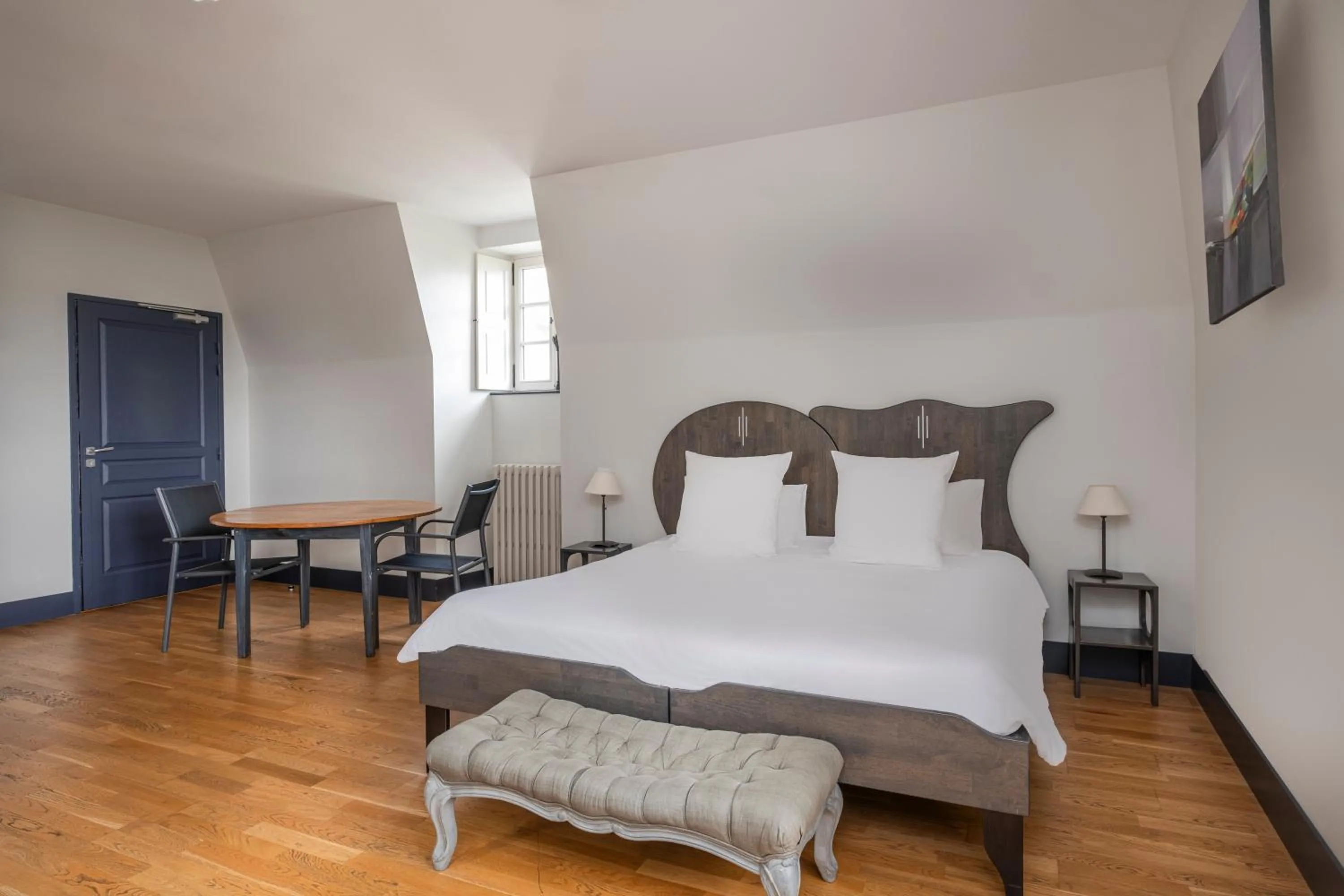 Photo of the whole room, Bed in Château de Briançon, The Originals Relais