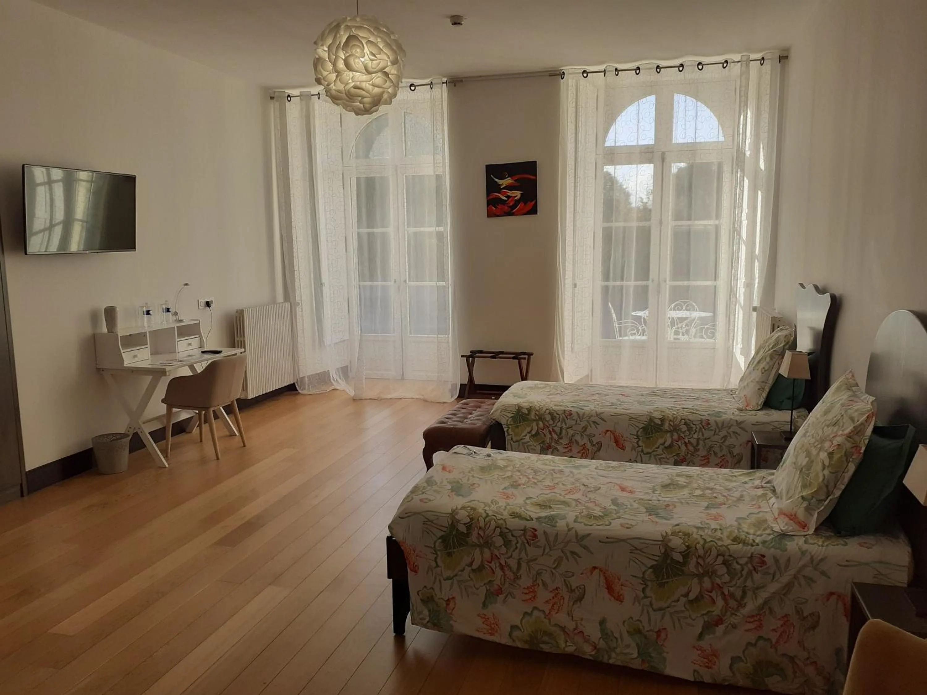 Photo of the whole room in Château de Briançon, The Originals Relais