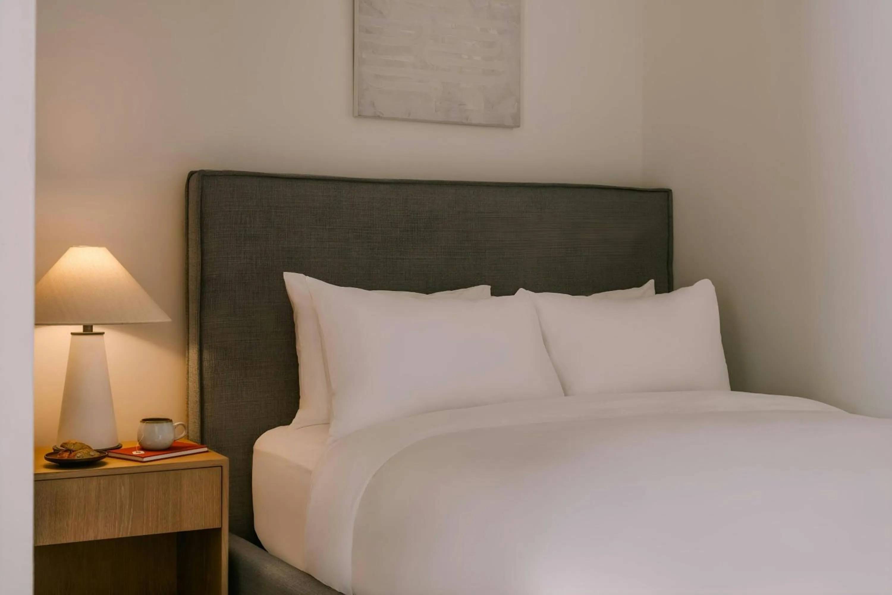 Bedroom, Bed in Sonder by Marriott Bonvoy Apollon Apartments Old Montreal