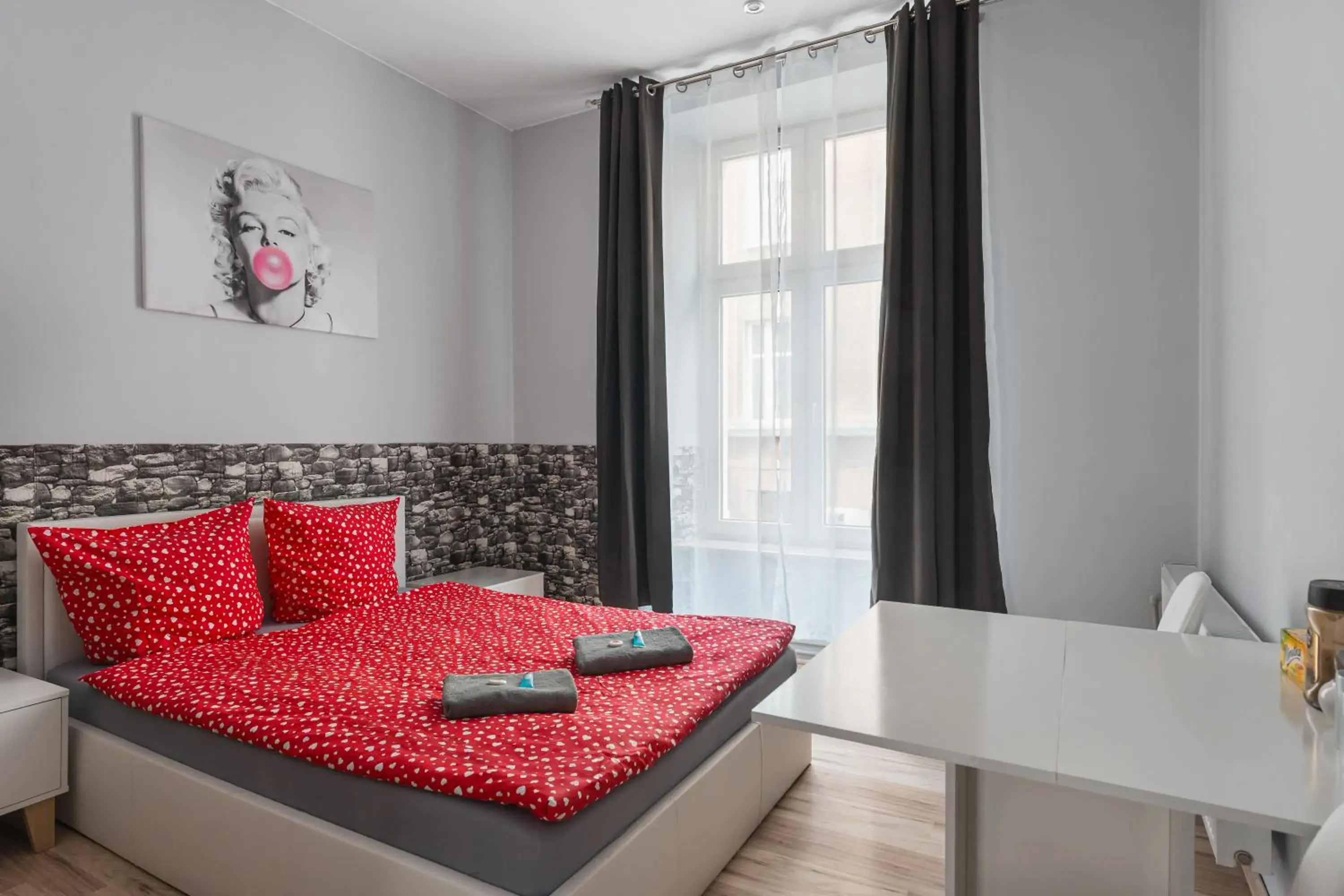 Classic Double Room with City View in Queen Apartments Classic Double Room with City View in Queen Apartments