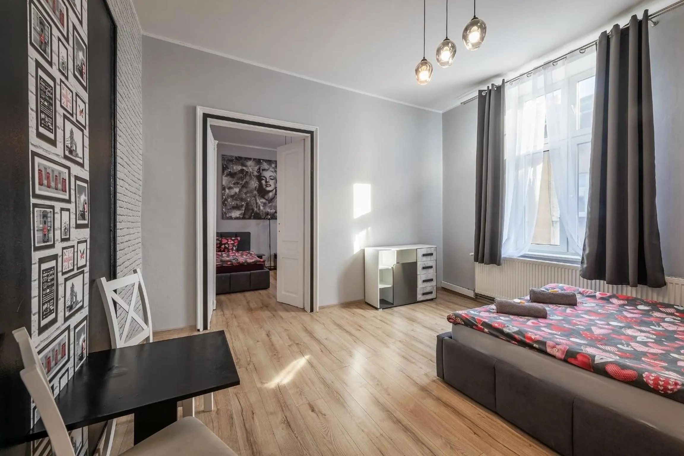 Bed in Queen Apartments