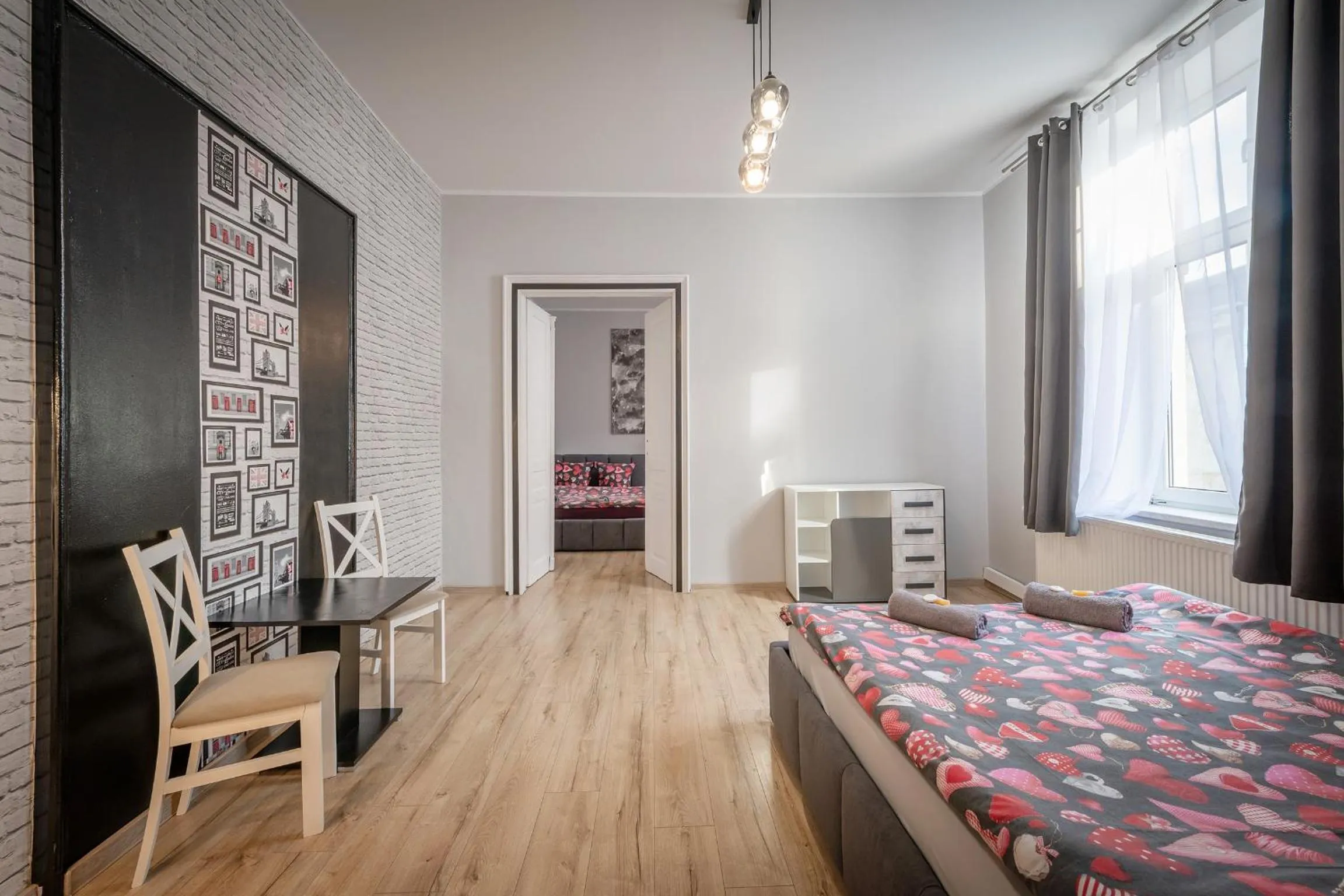 Bed in Queen Apartments