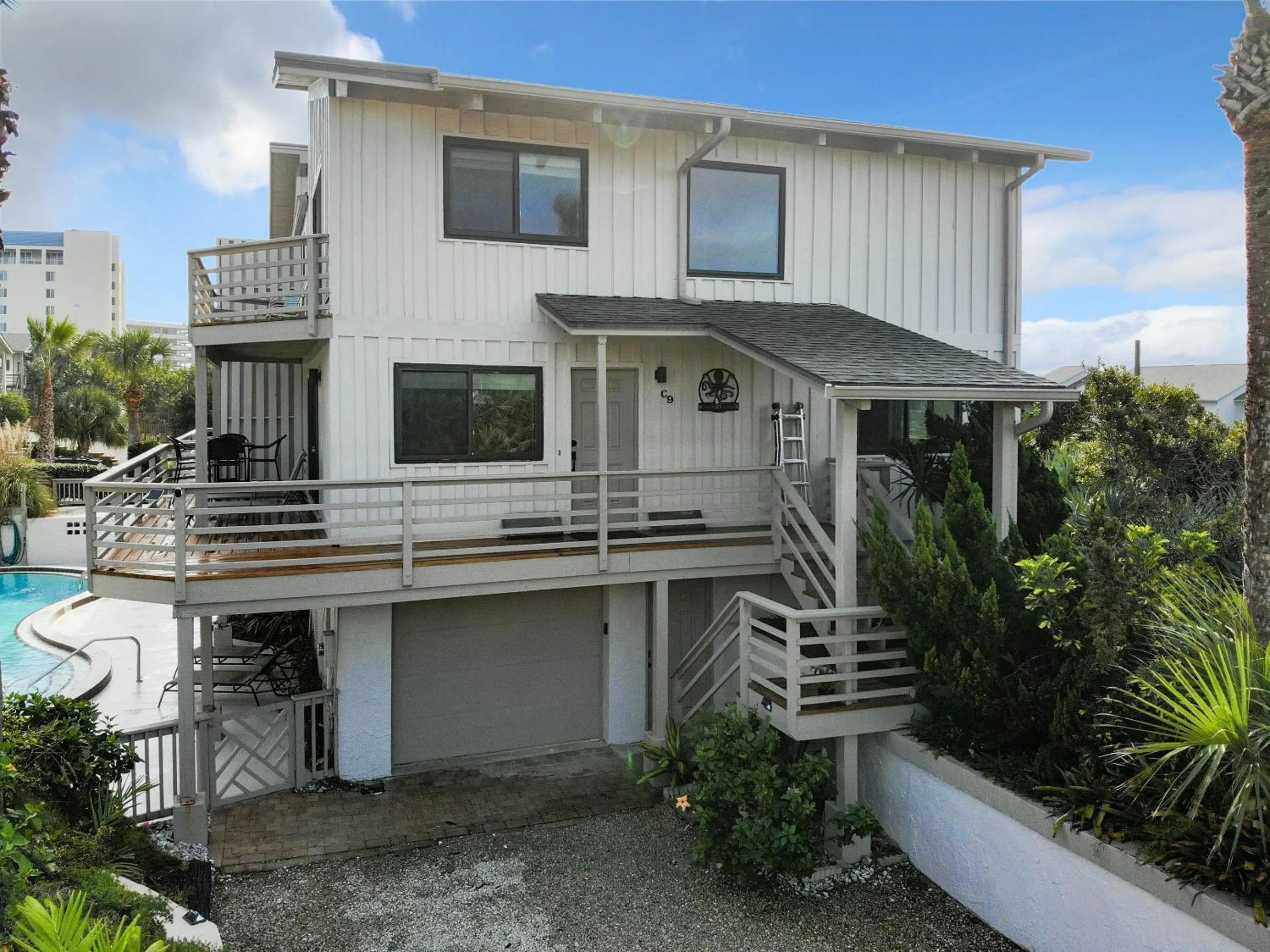 Octopus Garden A Luxurious Townhome Overlooking Pool Ocean Views